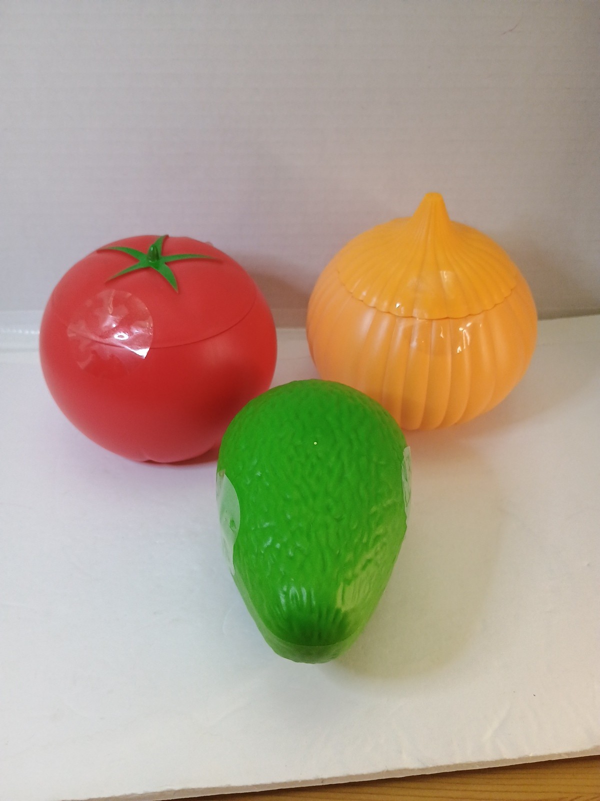 Tomato Avocado And Onion Saver Reusable Vegetable Plastic Storage Container New