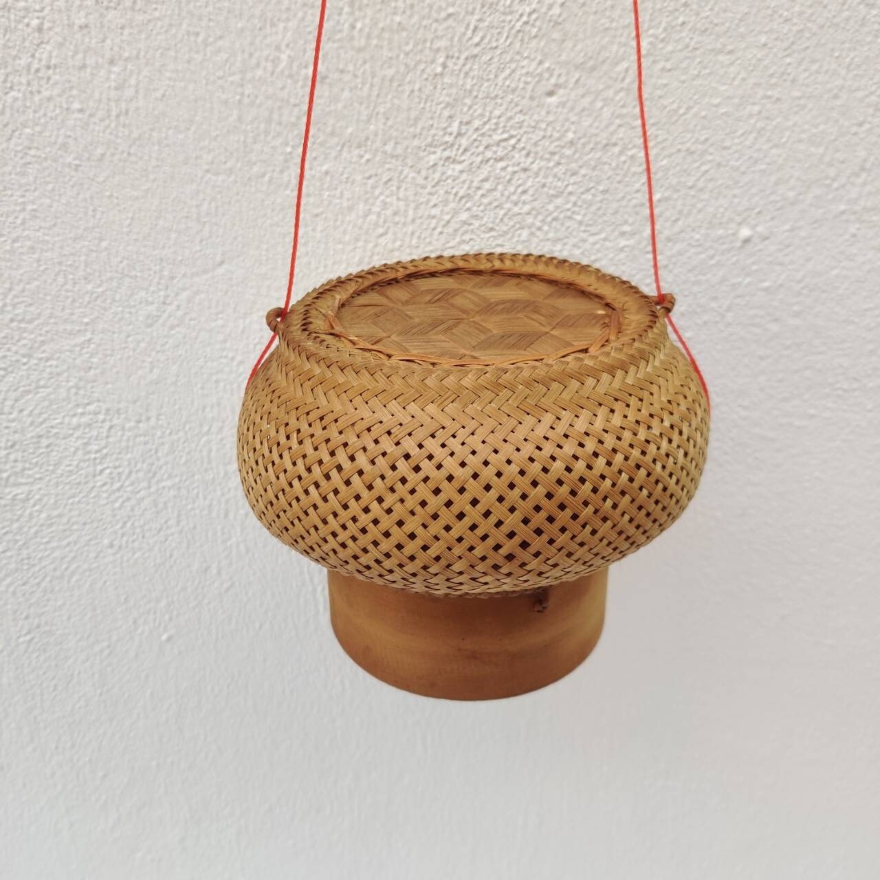 Sticky rice basket made from bamboo Comes with a cloth to put the sticky rice in