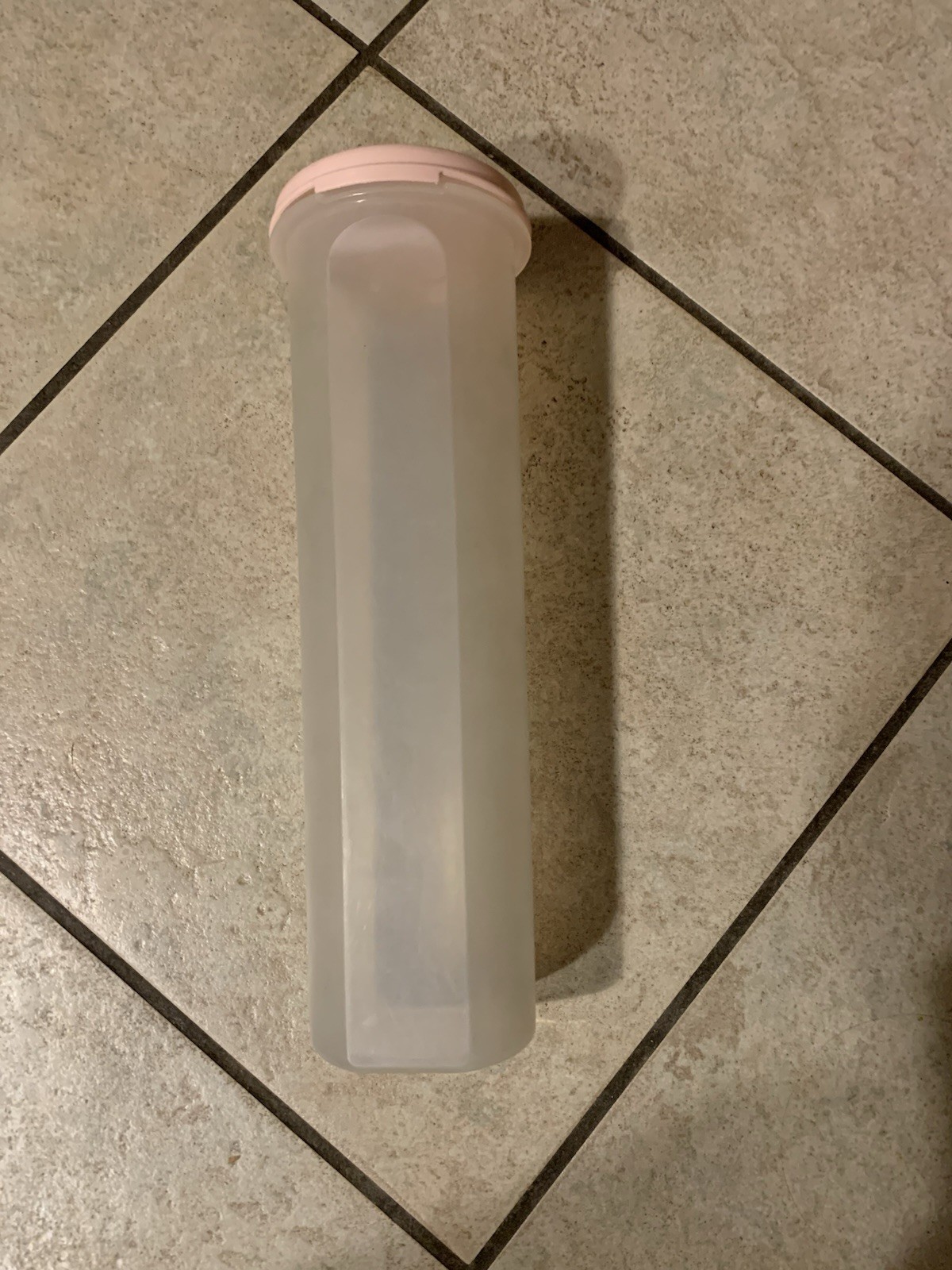 VINTAGE Tupperware 1661-4 Spaghetti keeper