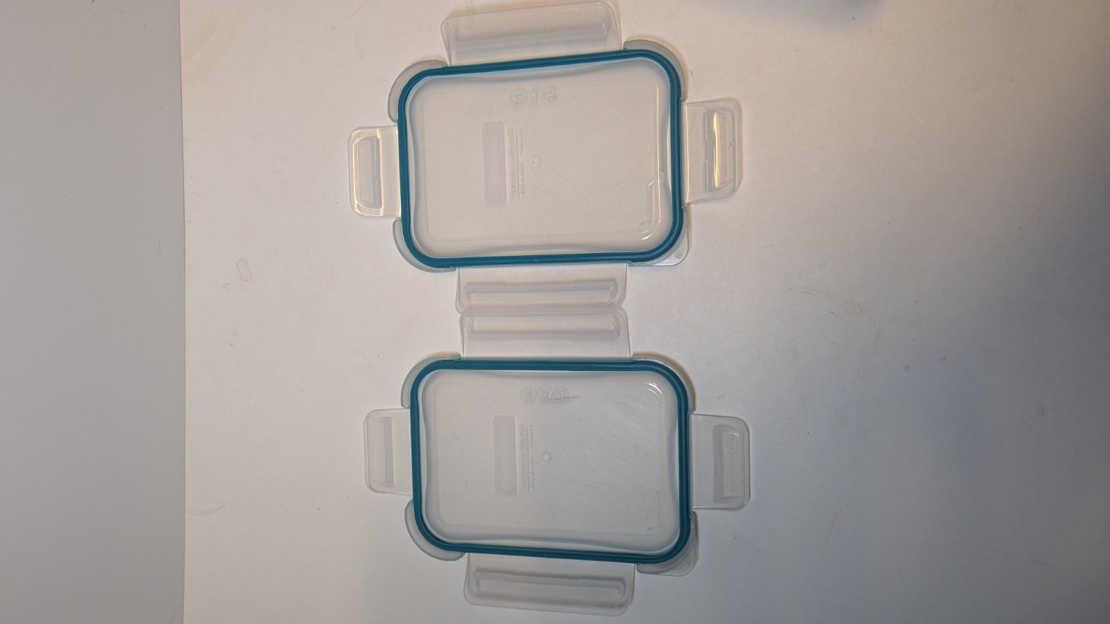 3 Snapware Containers Two 3 Cup (.7 L) One 5 Cup (1.2 L)