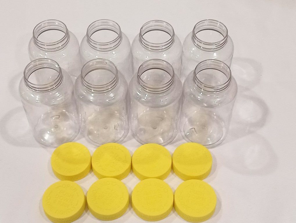 18 oz Plastic Jars W/ Leak Proof Lid Lot of 8 Food Craft Storage Clear Container