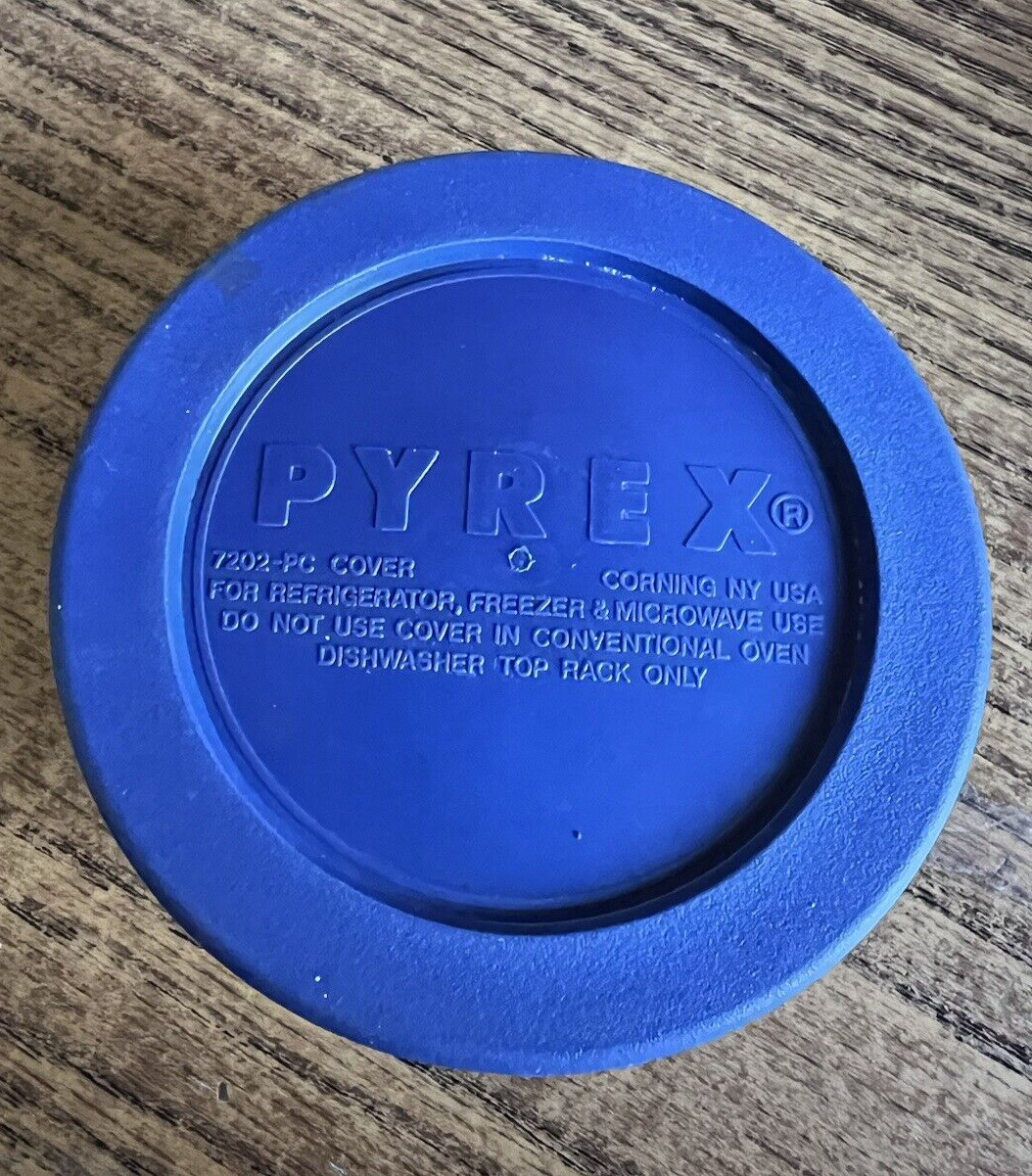 One Pyrex Glass Food Storage Bowl 7203 – 1.75 Quart – with Lid Dark Blue