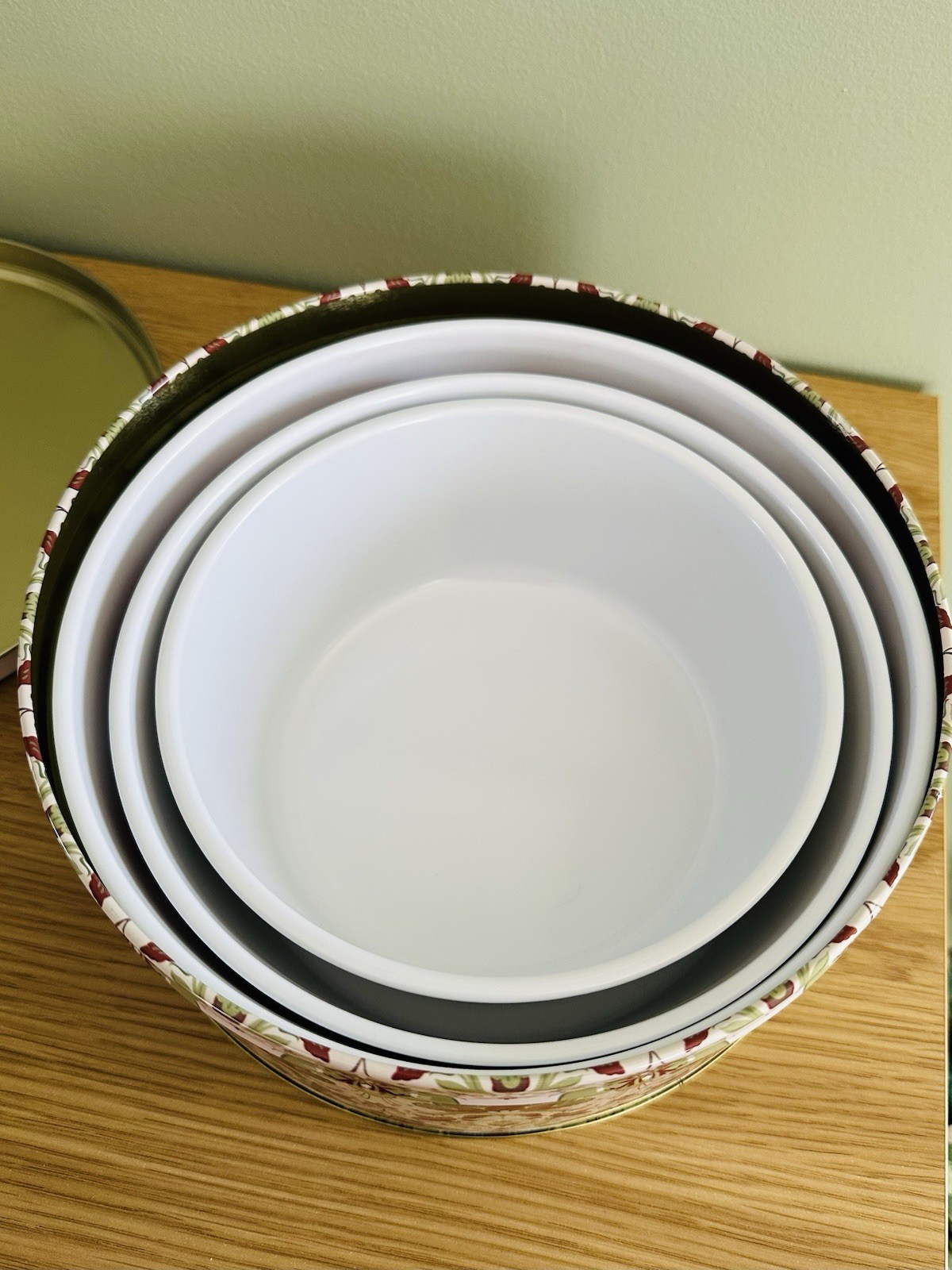 Christmas Holiday Bowl Set with Tin, Snap Lids, Snowman, 4-Piece