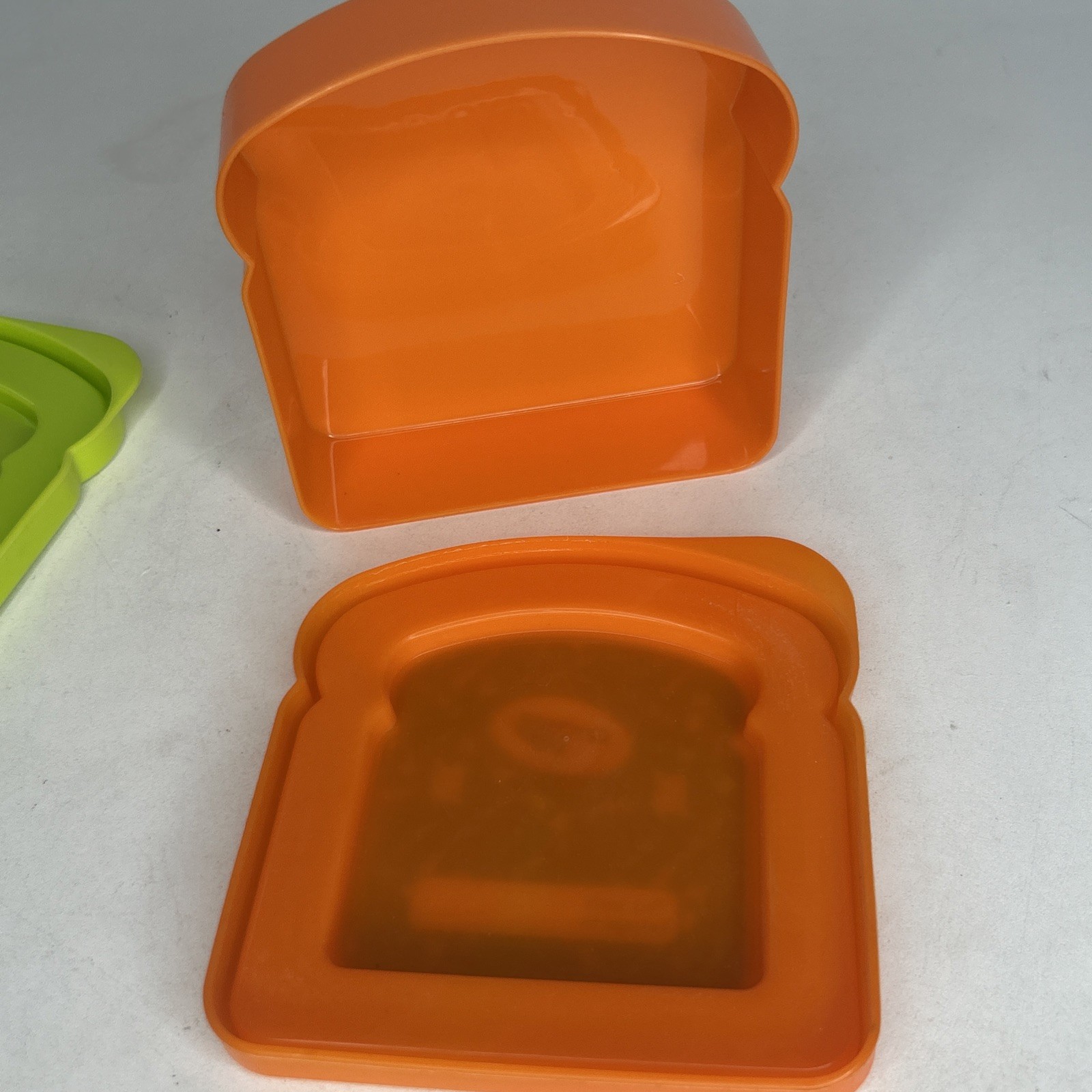 2 Crayola Sandwich Snack Packer Container Set Box Orange Green Yellow Lunch 2010