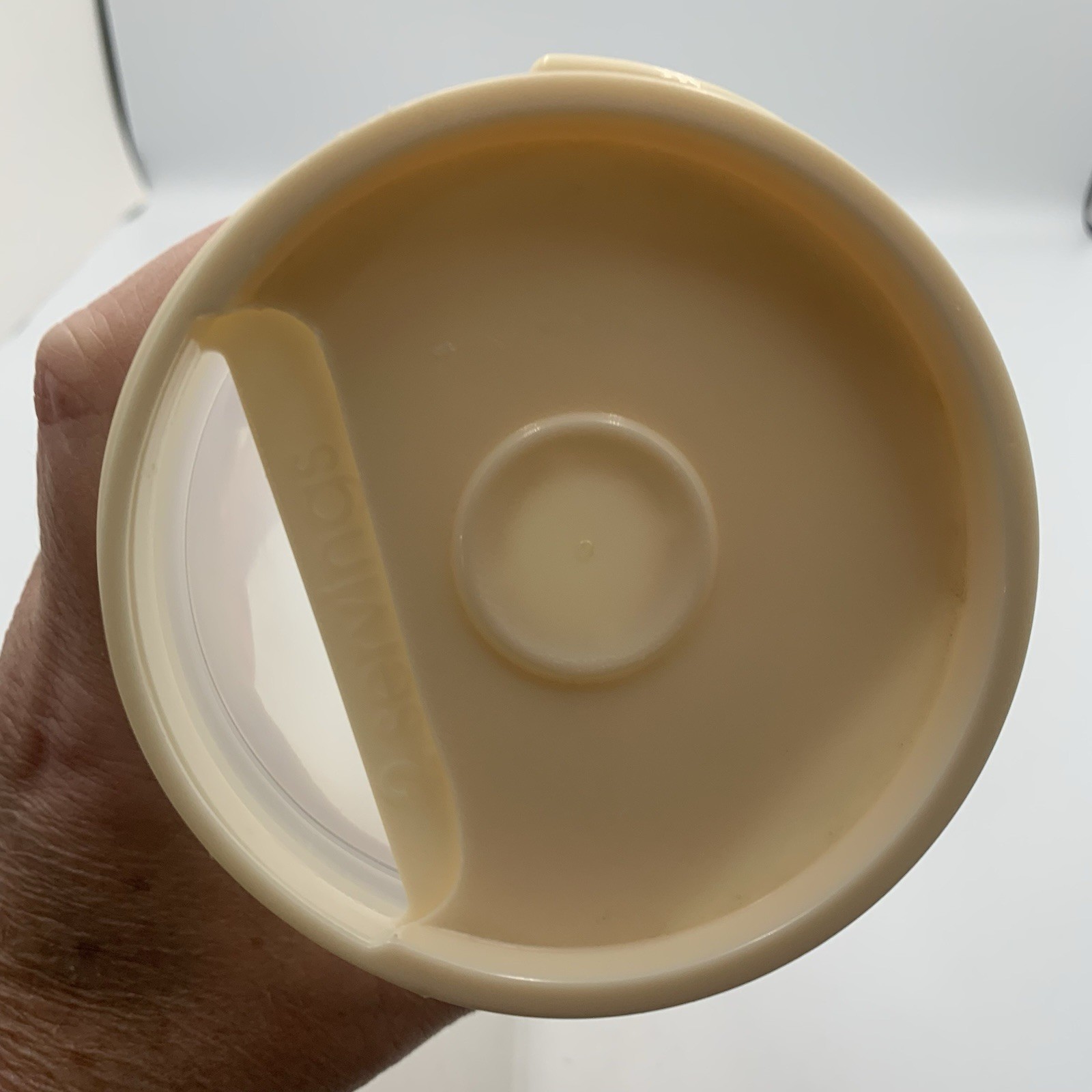 Vintage Rubbermaid Servin’ Saver Spaghetti Keeper Storage w/Almond Lid