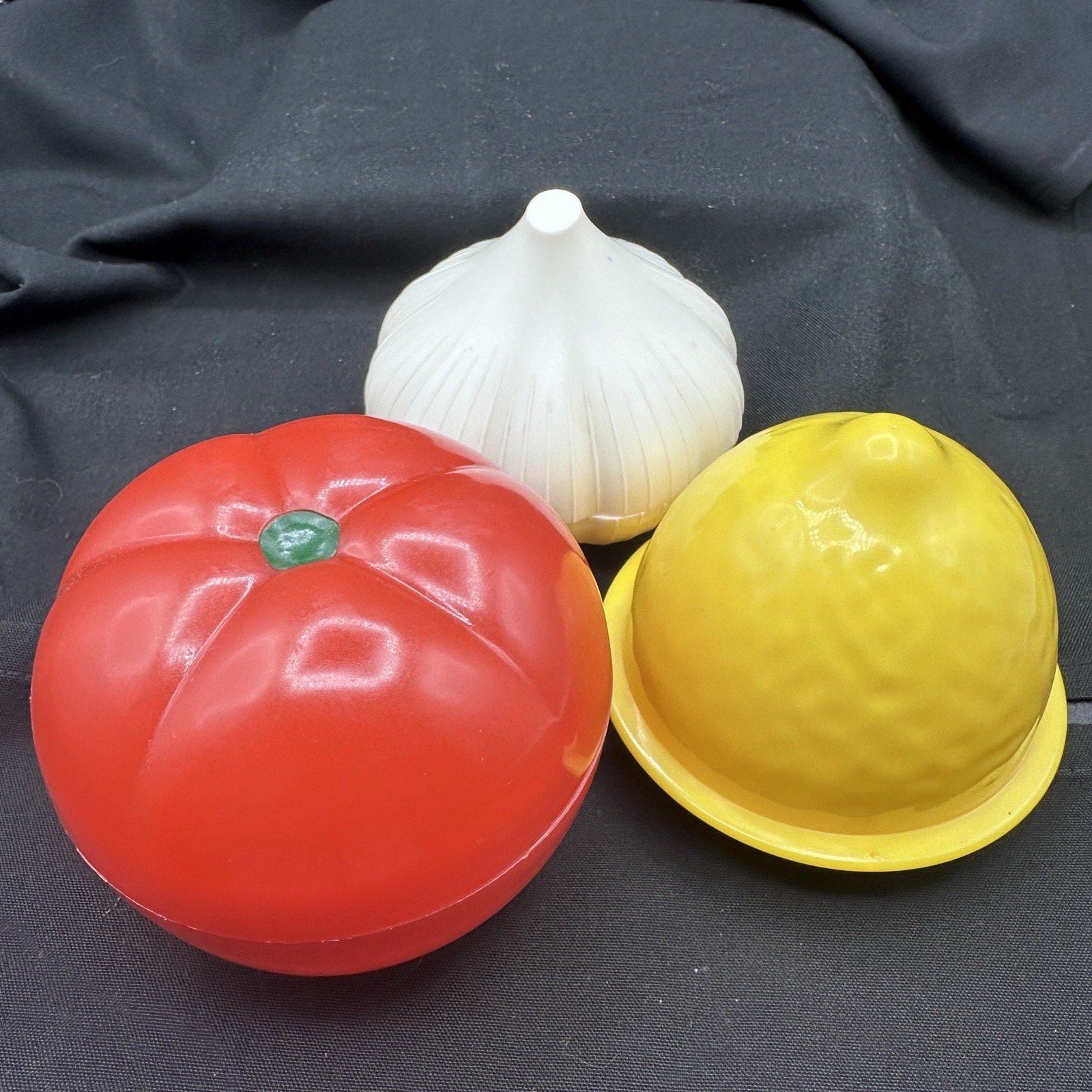 Joie Hutzler Food Veggie Savers Keepers Storage Containers Tomato Garlic Lemon