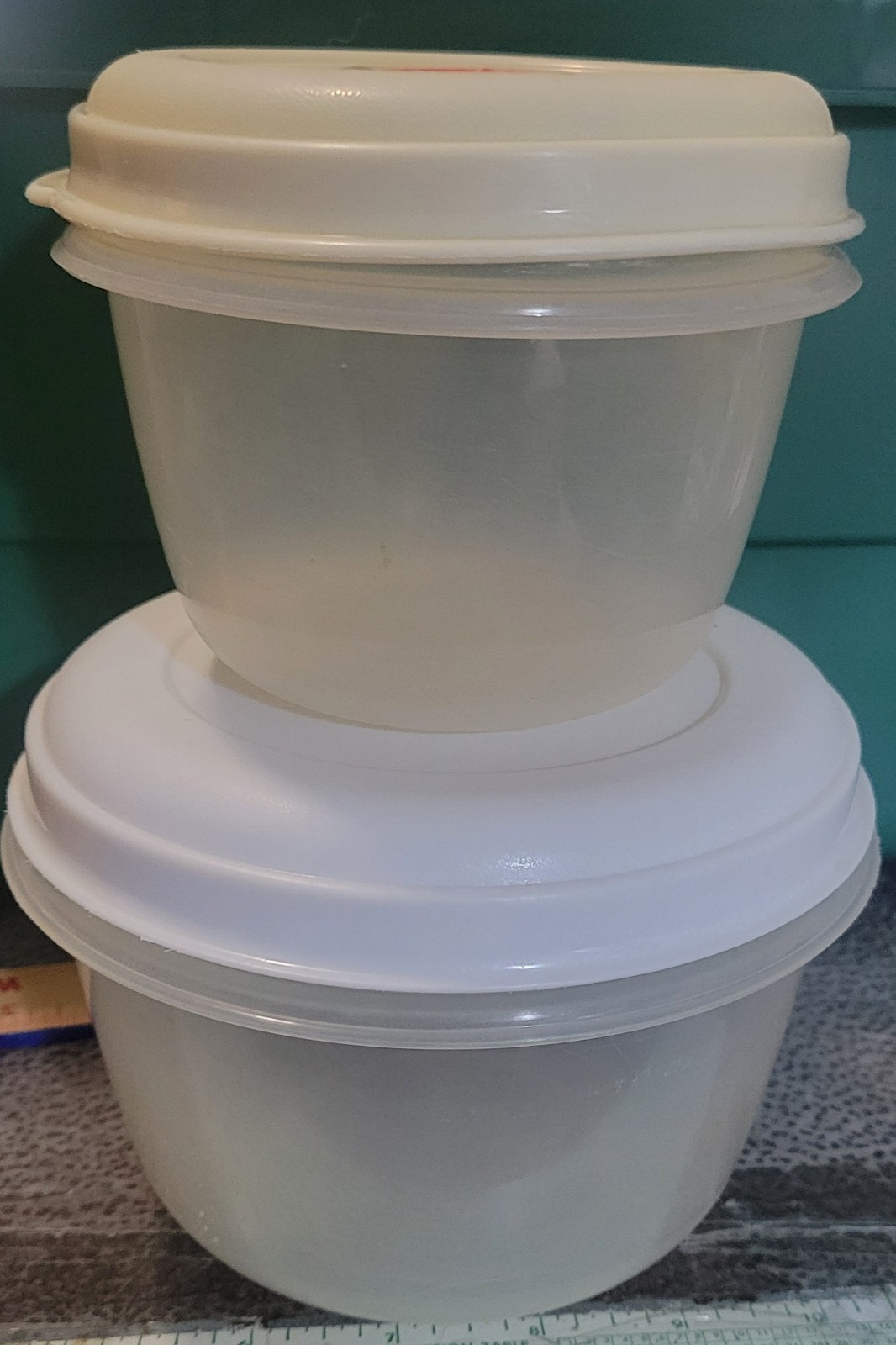 Vintage Rubbermaid Servin Saver 2C #1 & 4C #2 Tapered Sides Round & Lids