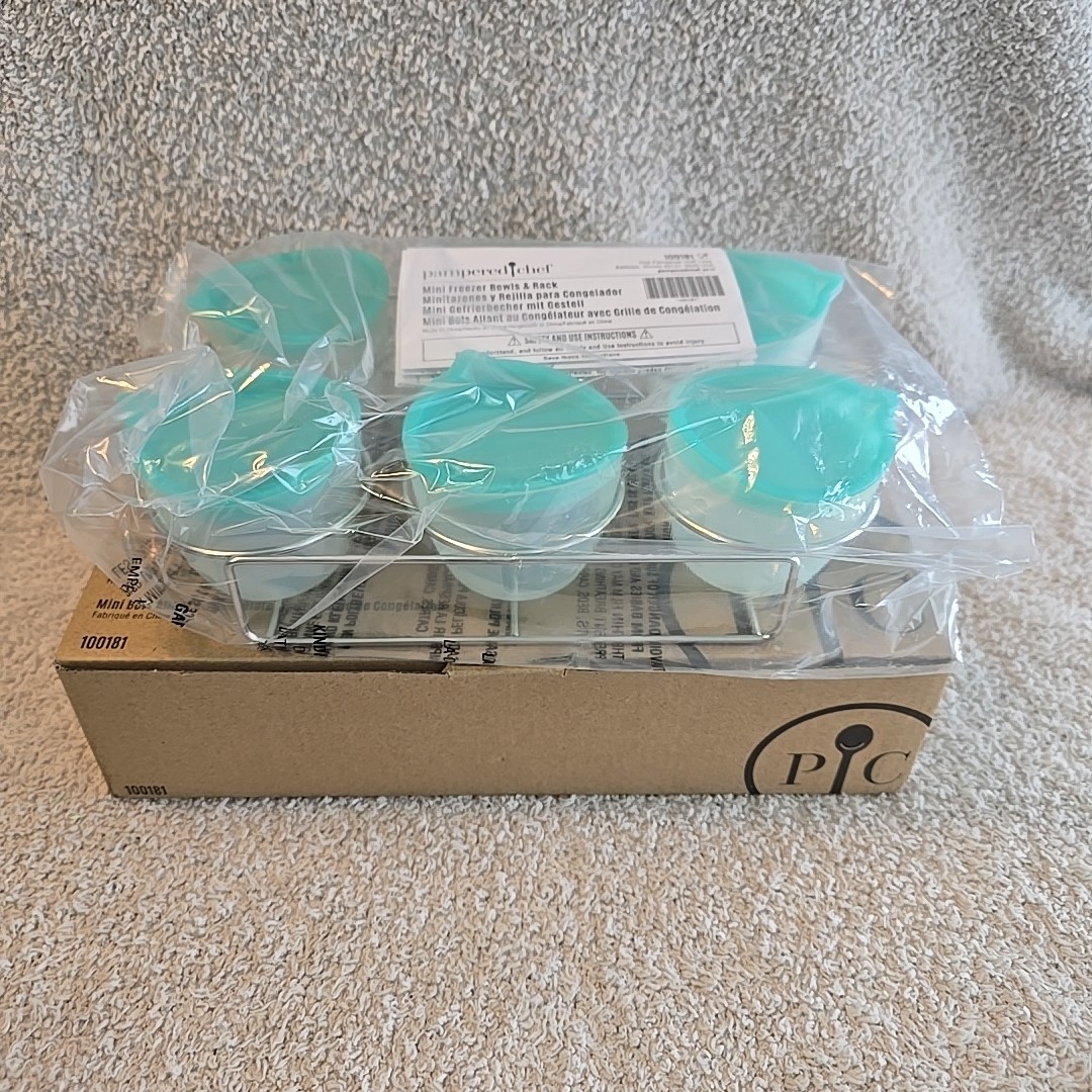 New Pampered Chef Mini Freezer Bowls and Rack #100181