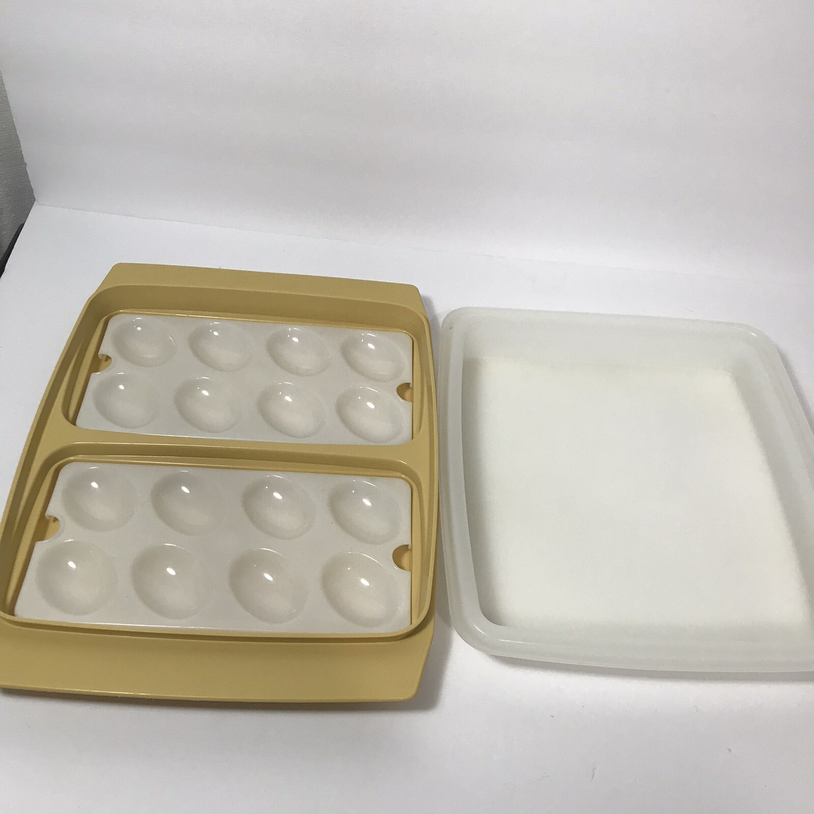 Tupperware Deviled Egg Keeper Carrier 723 2 Harvest Gold