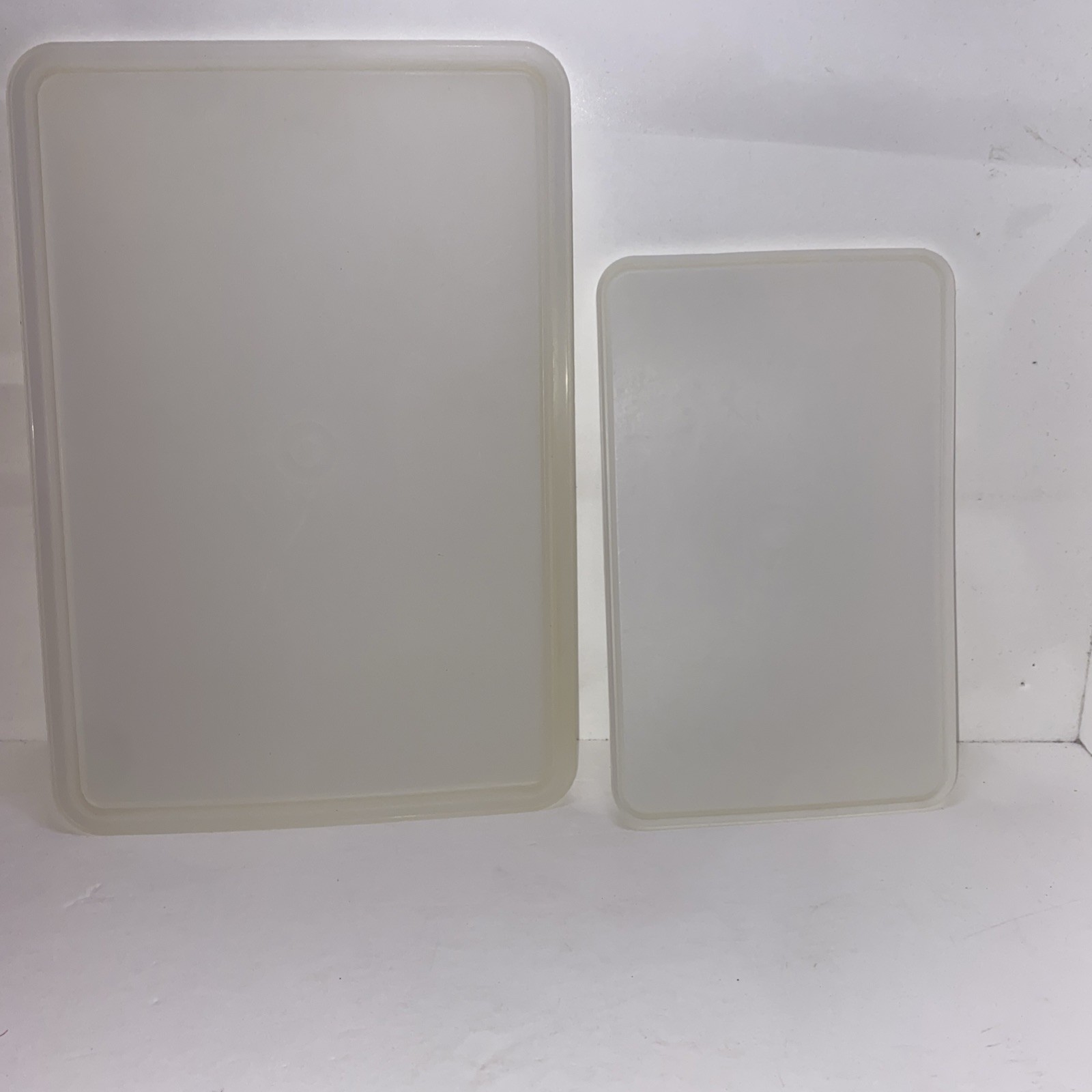 Vintage Tupperware Hot Dog Bacon Keeper 13×9 Cake Pan Container Lids 2 Pack Lot
