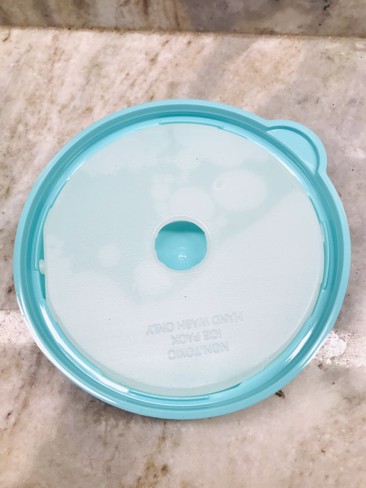 Sure Fresh Small Round 2.44Cup/19.5floz/Removable Ice Pack-Read Dir. Before Use