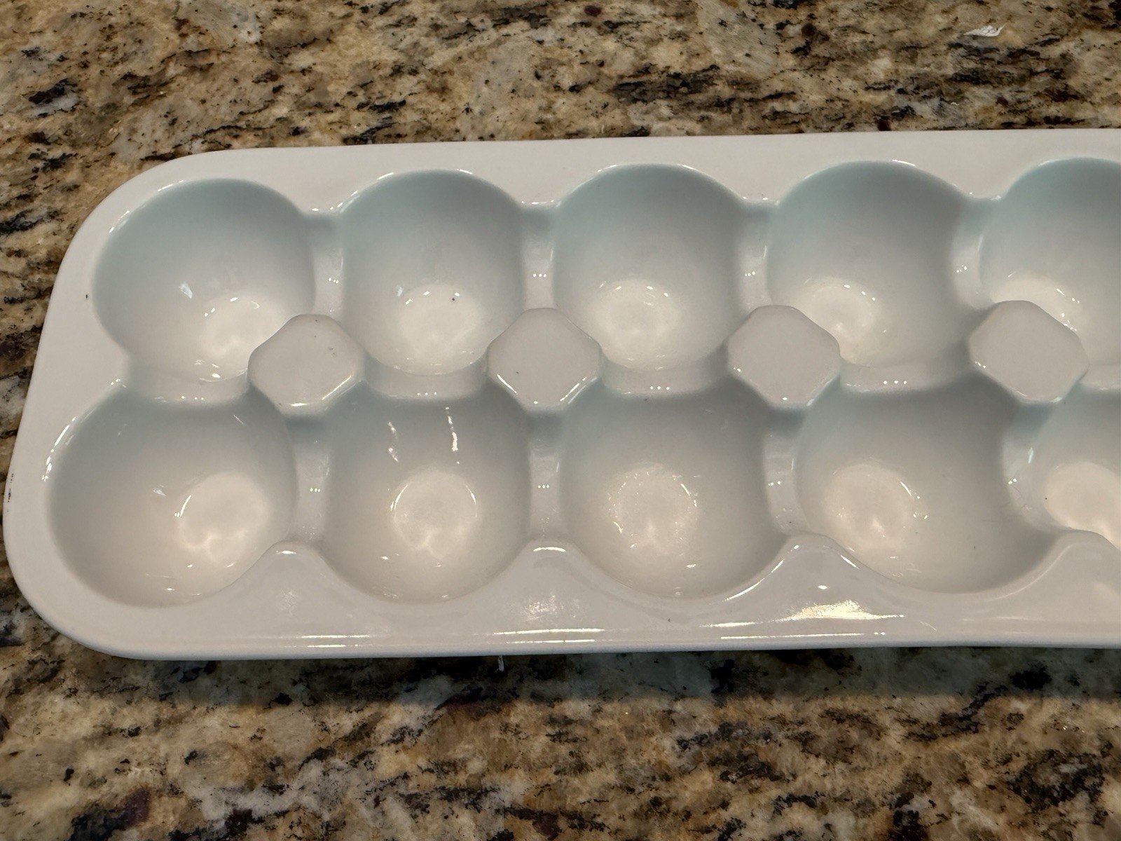 Elizabeth Karmel’s Egg tray 11 7/8” Porcelain-Mint