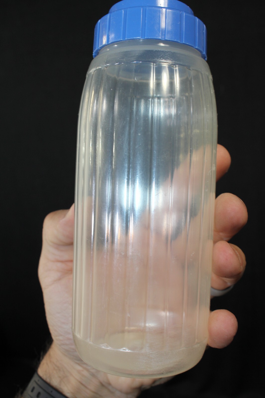 Vintage Rubbermaid 1 qt 32 oz Drink Beverage Bottle Sip Straw Lid #316 bite mark
