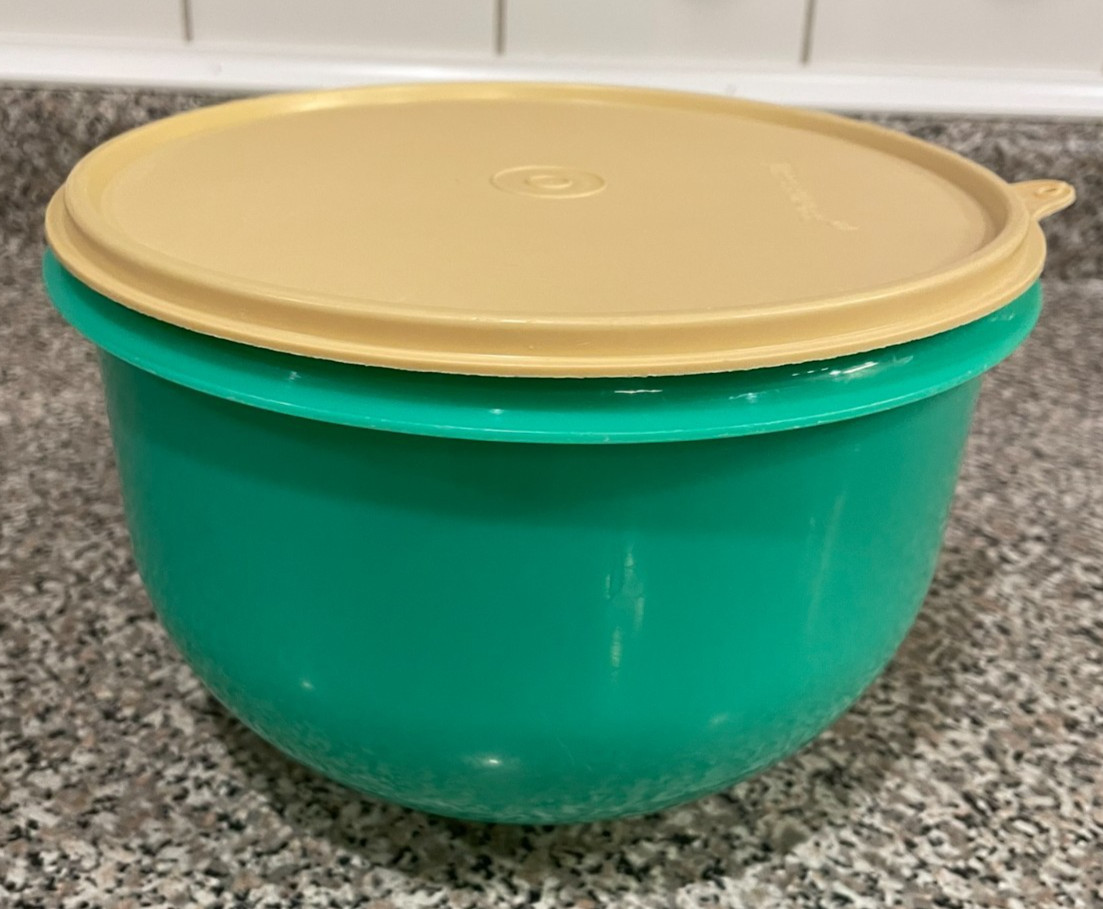 Vintage Tupperware Jadeite Super Crisp-It Lettuce Keeper Bowl 1424 Lid