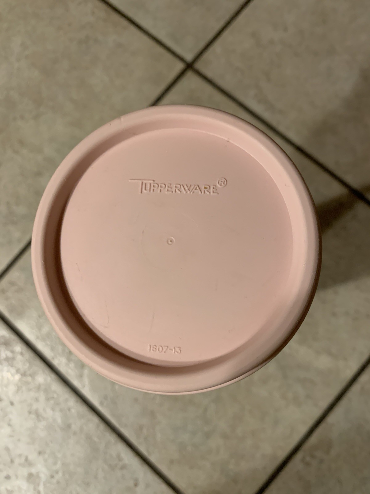 VINTAGE Tupperware 1661-4 Spaghetti keeper