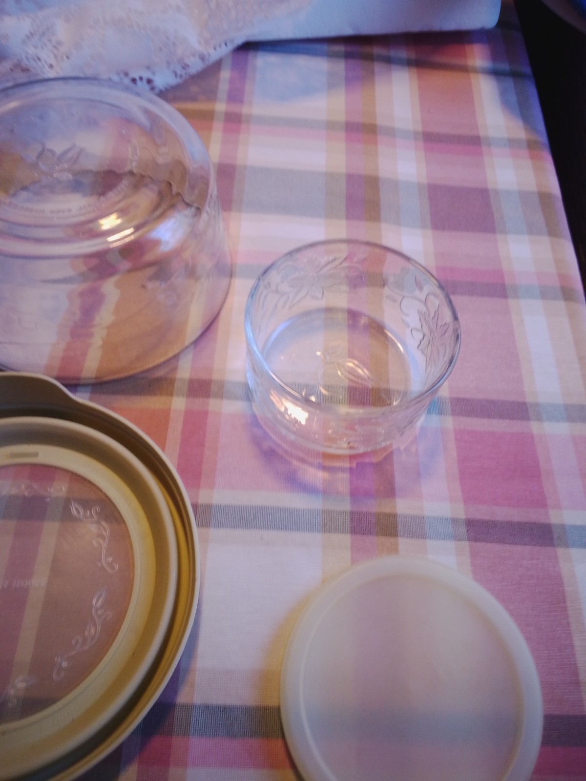 Princess House Fantasia Glass Storage with Lid Floral Design 1 qt EUC