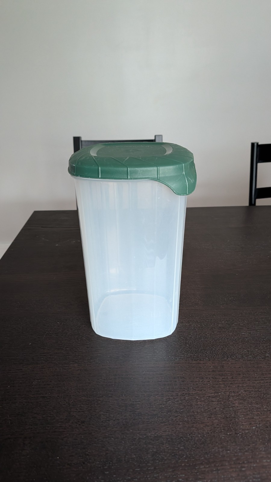 Vintage Rubbermaid Servin Saver Storage Container EZ-TOP Green Lid 4.5 QT