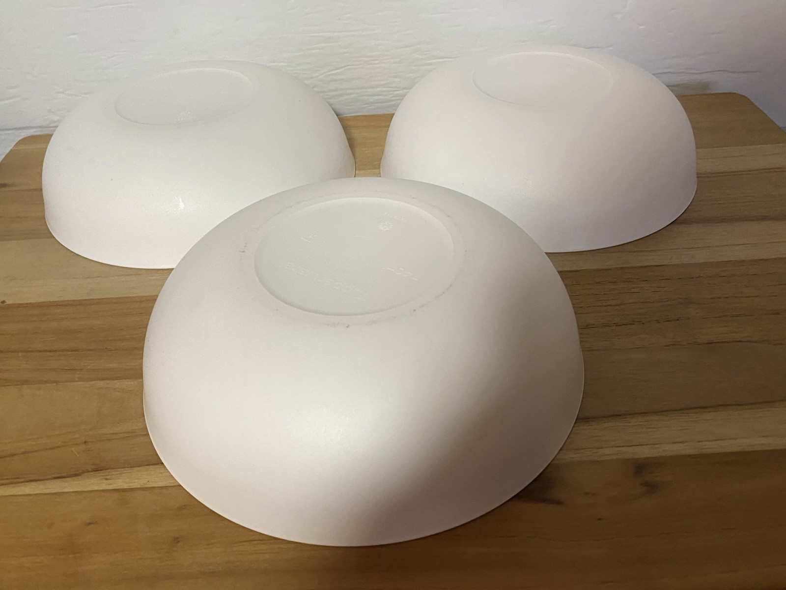 Tupperware Allegra Radiance Bowls Set of 3 ~ 3 Cup Bowls White w/Orange 6292A-2