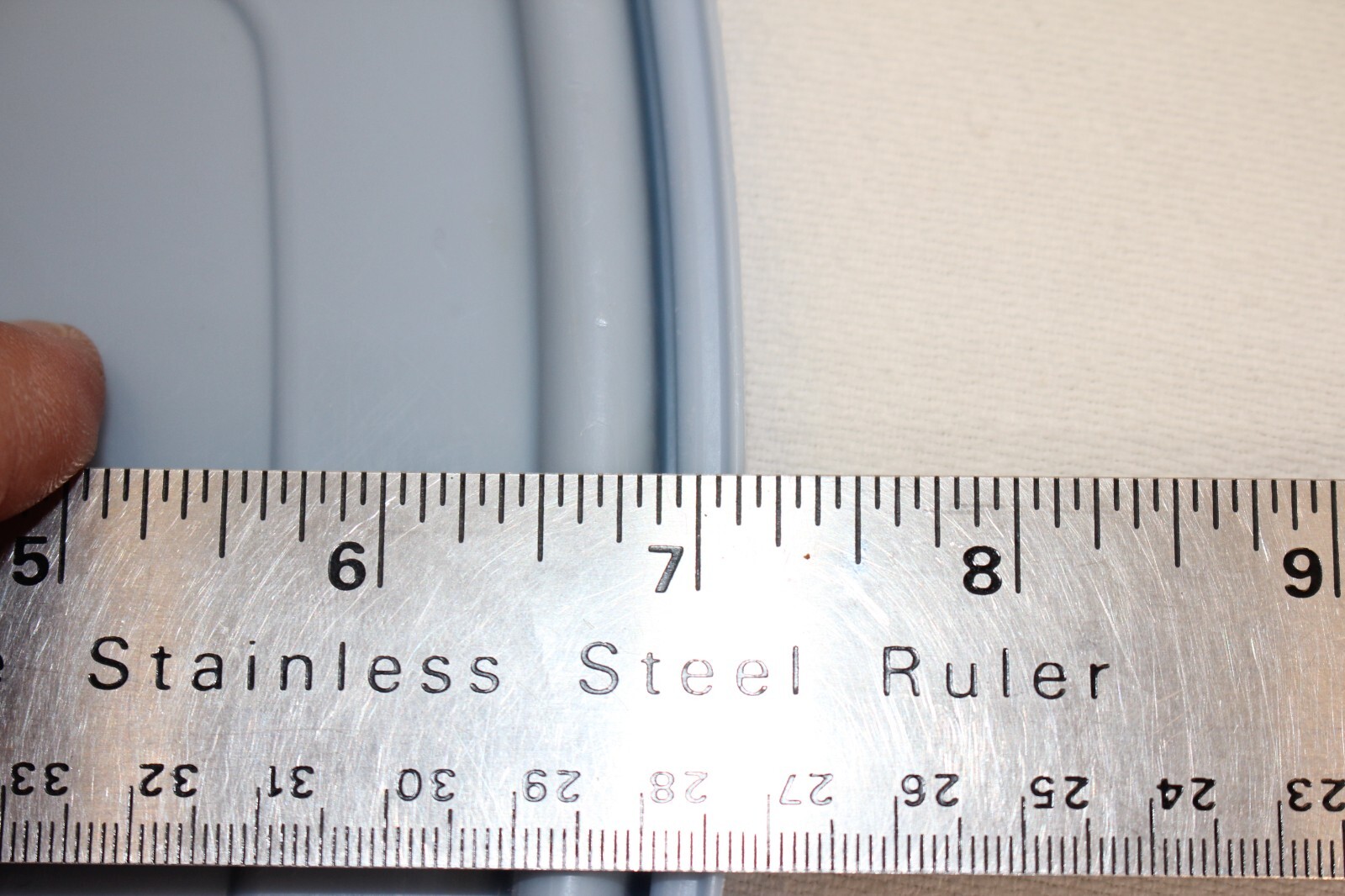 Rubbermaid 8.5″ Servin Saver Square #3 BLUE Replacement Snap Lid Seal 0013 GUC
