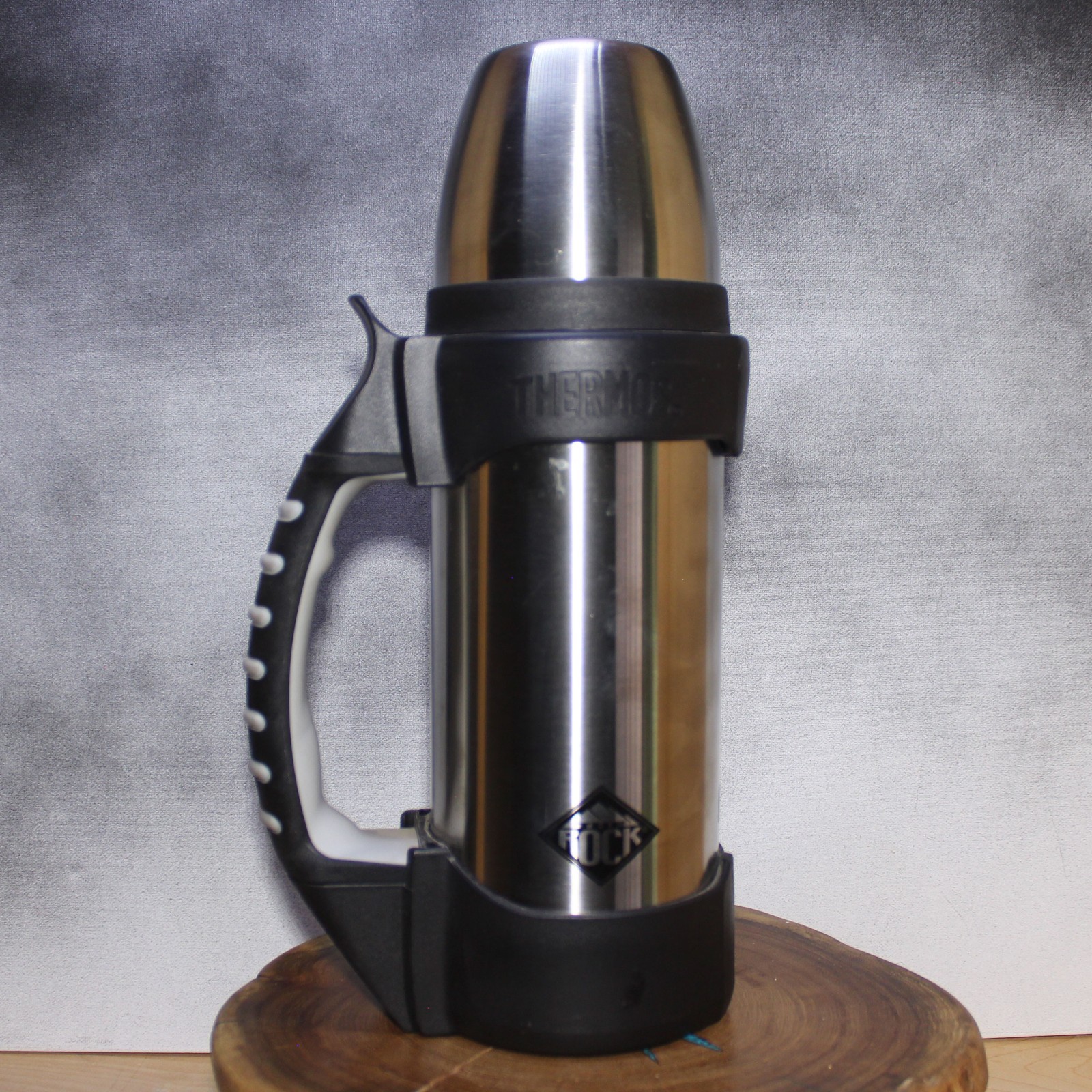 Thermos The Rock 1L Vacuum Insulated Stainless Steel Beverage Five Star Unused
