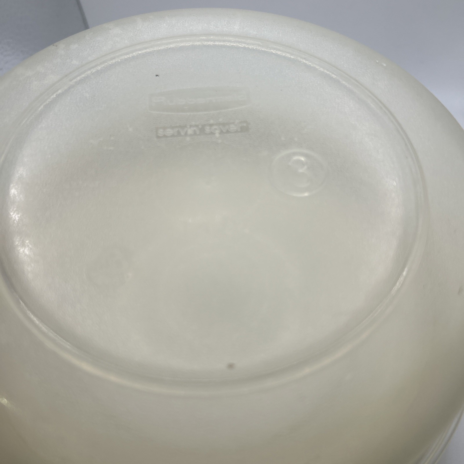 Rubbermaid Servin Saver # 3 Storage Container Round Almond Lid 1.4 Qt Vintage
