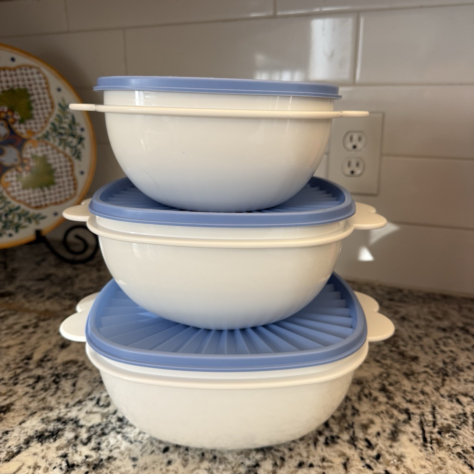 3 Vtg Tupperware Nesting Bowls Servalier W/ Lid & Butterfly Tabs NEVER USED!