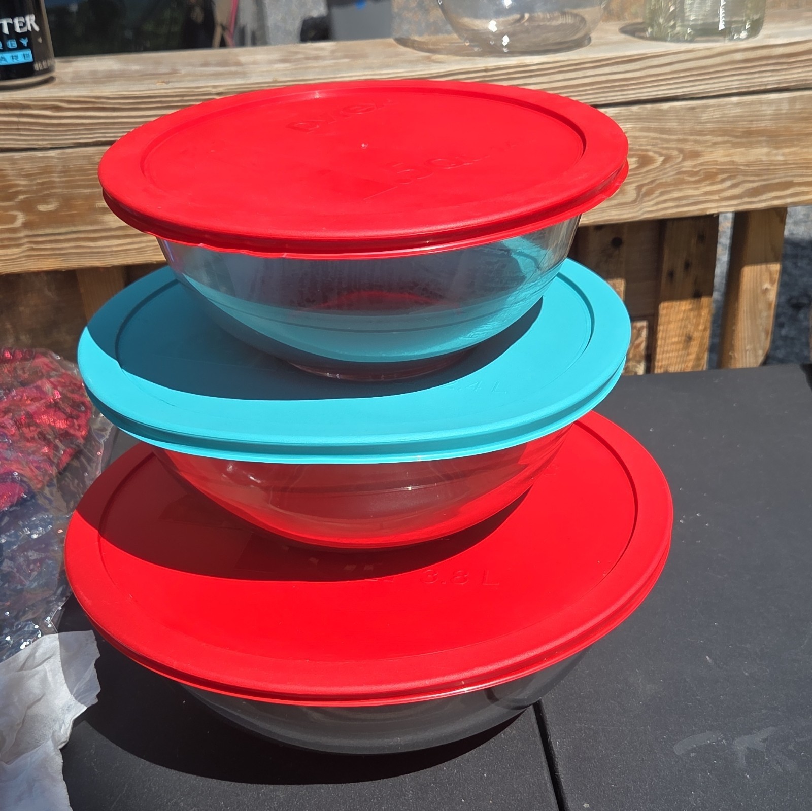Pyrex 3pc Glass Mixing Bowl Set w/ Snap Lids 4qt 2.5qt 1qt Clear/Red/Blue