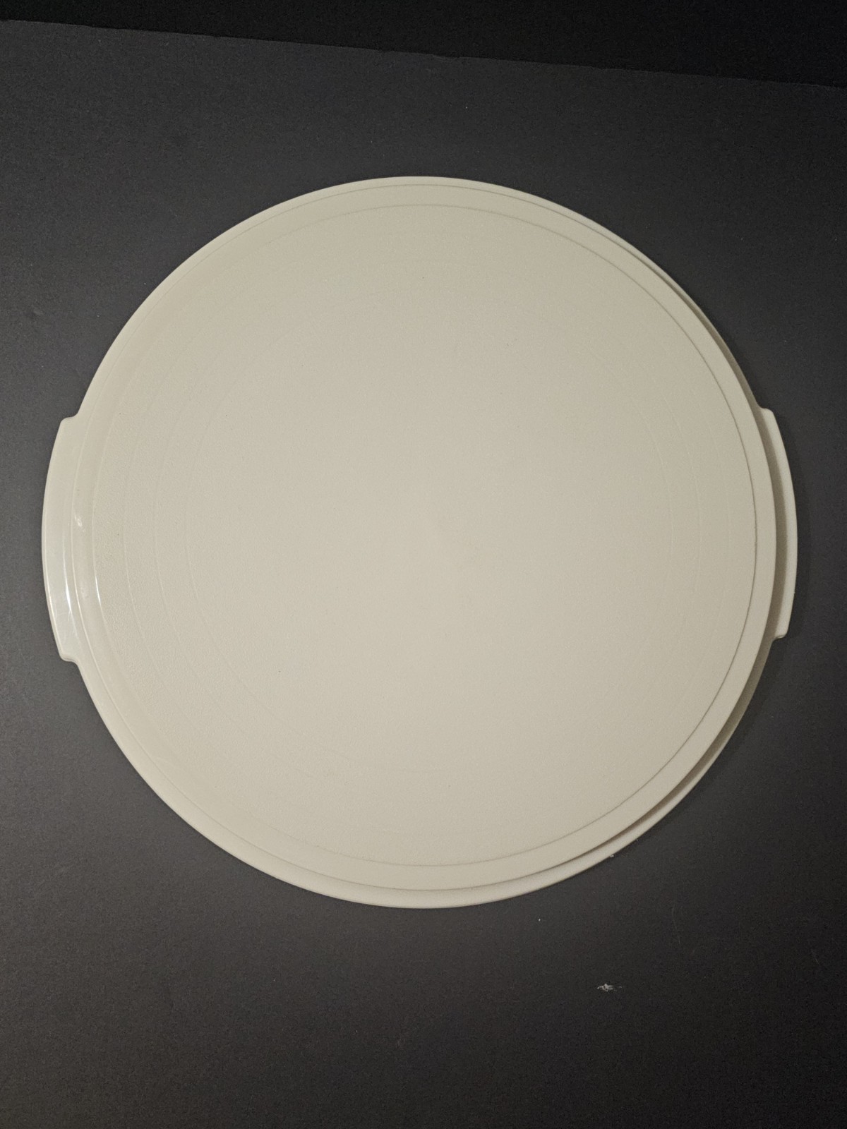 Vintage Rubbermaid Servin’ Saver Cake Keeper 12″ Rare Flat-Handle Dome Lid
