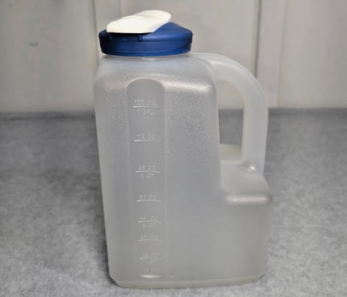 90s Rubbermaid Servin’ Saver 1 Gallon Beverage Container Jug Blue Flip Top Lid