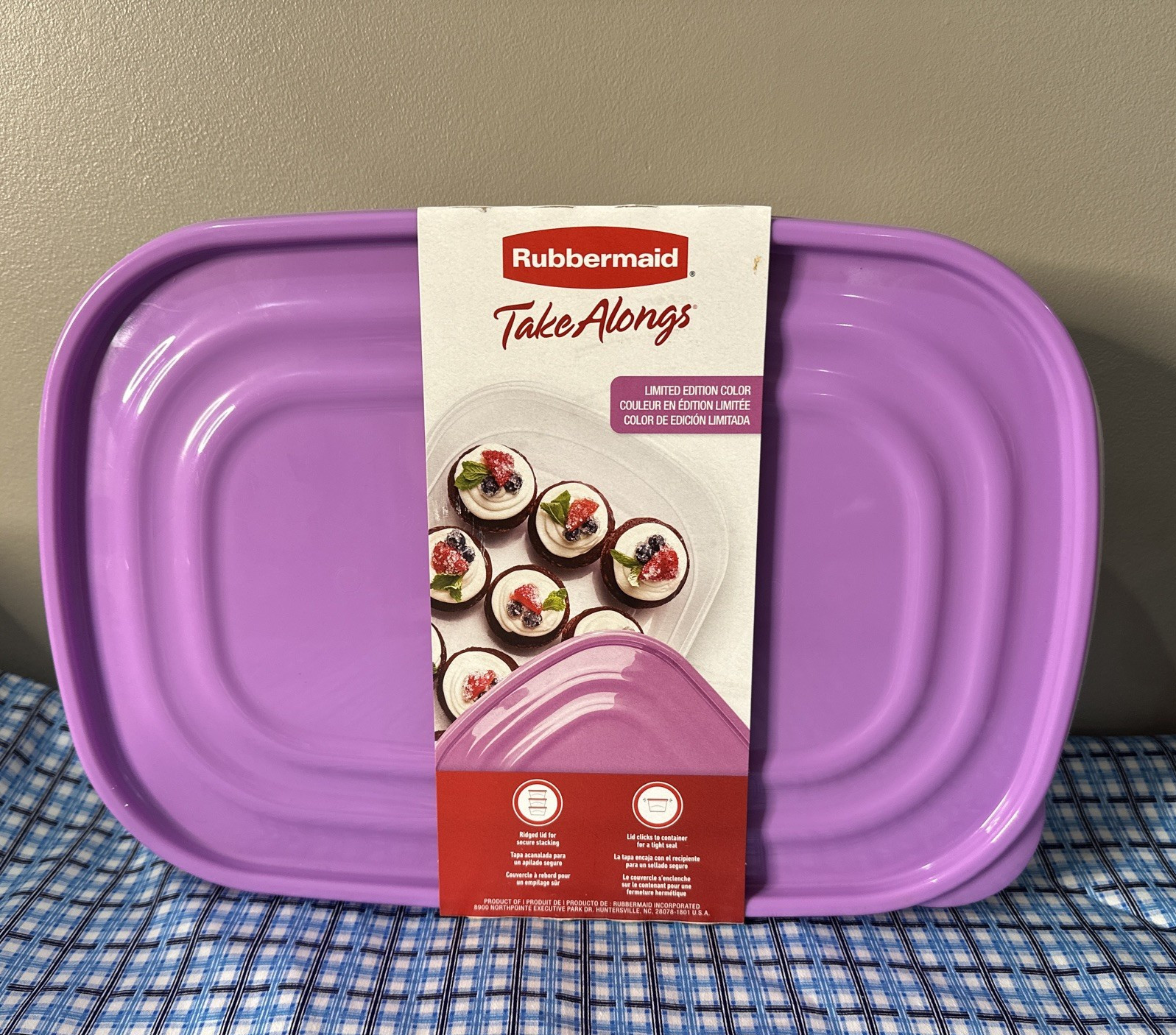 PACK OF 2 RUBBERMAID TAKE ALONGS~LIMITED EDITION COLOR~1.1 GALLON (4.4L)~NEW