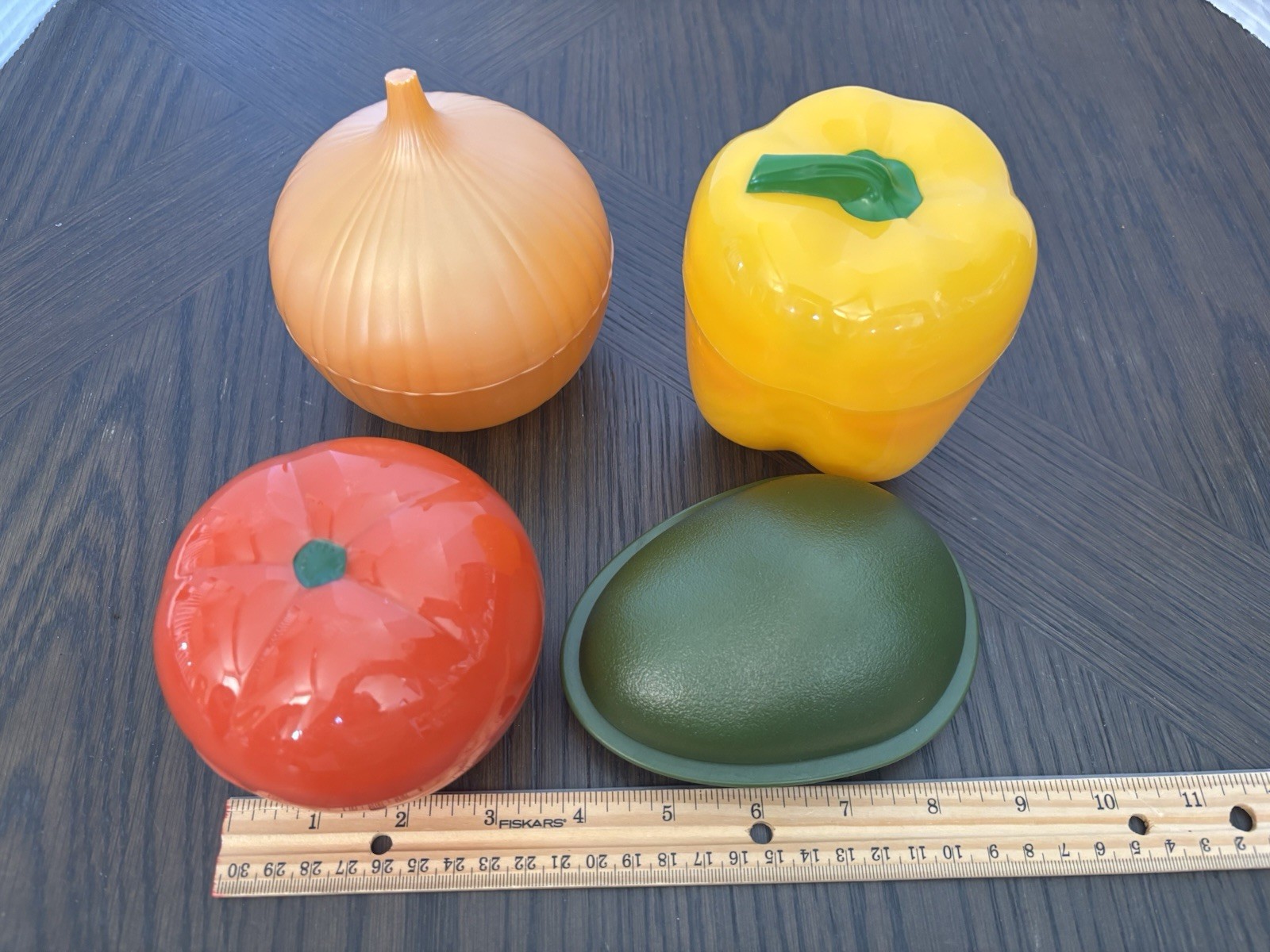 4 Hutzler Vegetable Food Storage Savers Onion Tomato Avocado Bell Pepper Keeper