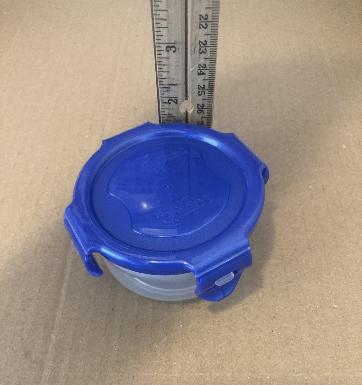 Lock N Lock Food Storage Containers Lot of 4 Blue Lids Large Lid w/Handle