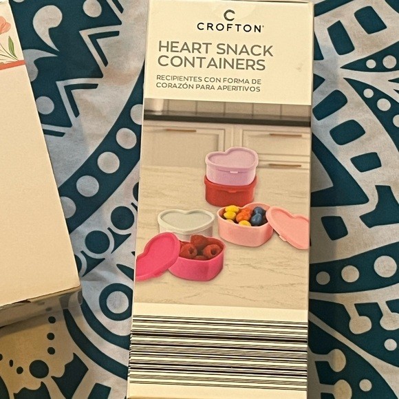 NWT New View 2 Heart 14oz Cups & 5 Crofton Heart Snack Containers