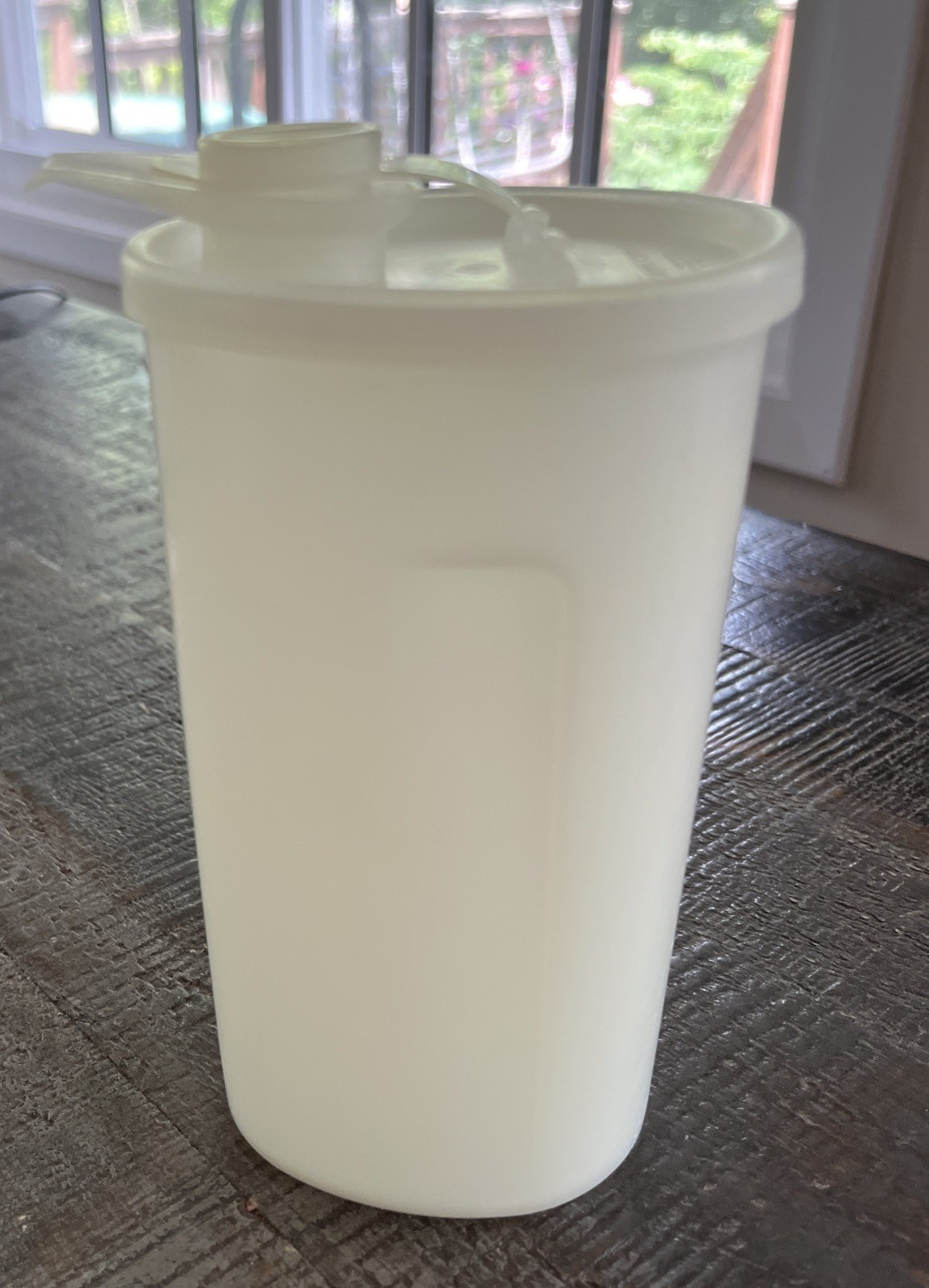 Vtg 2 Cup Tupperware Syrup Container Pitcher 640 w/ Lid 641 642 pour-FREE SHIP*