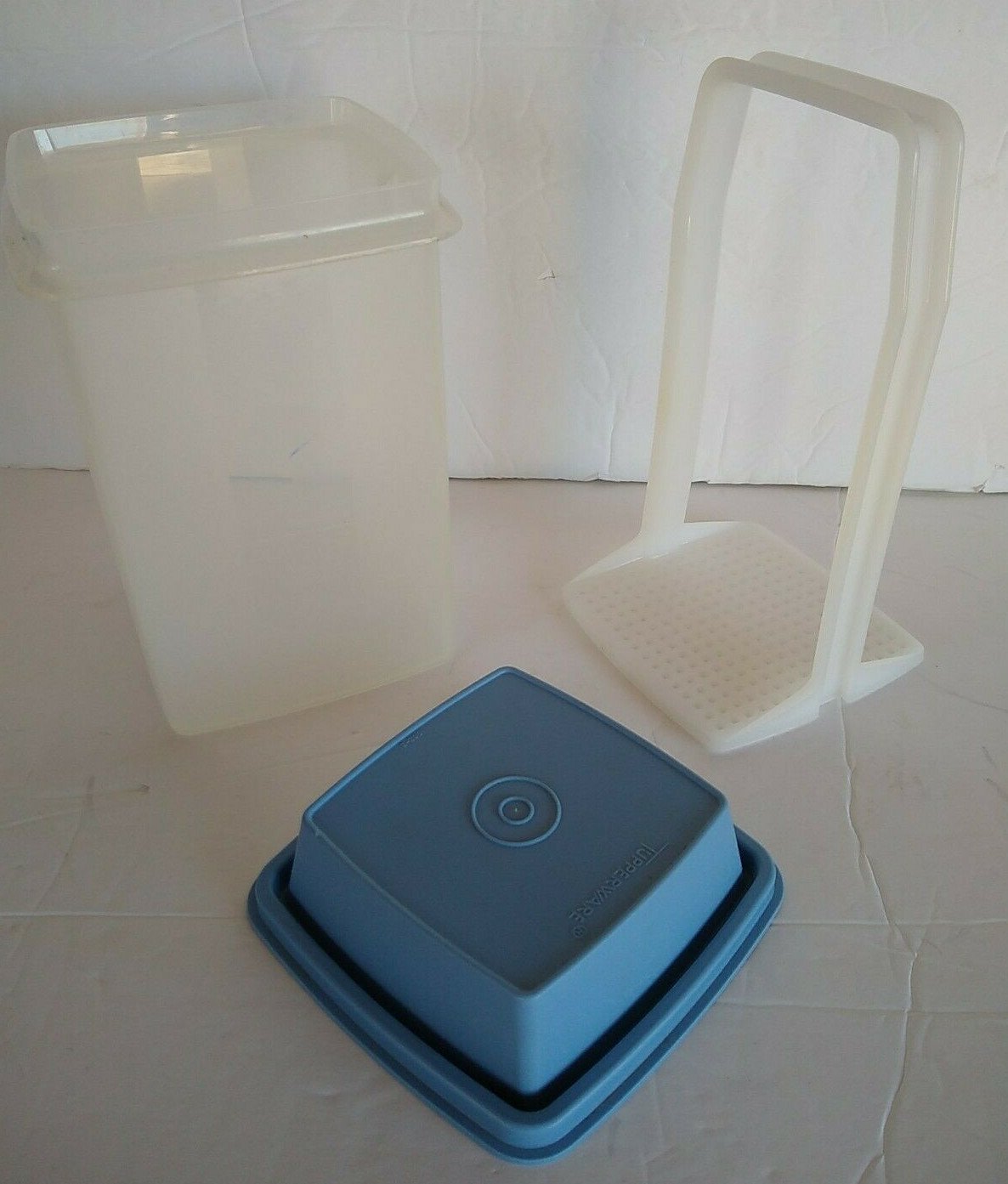 Tupperware Pickle Keeper Container 3-Piece Blue Square/Rectangle