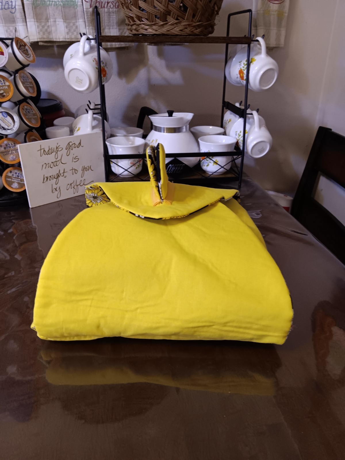 Petal Shaped Food Carrier Hot Pad