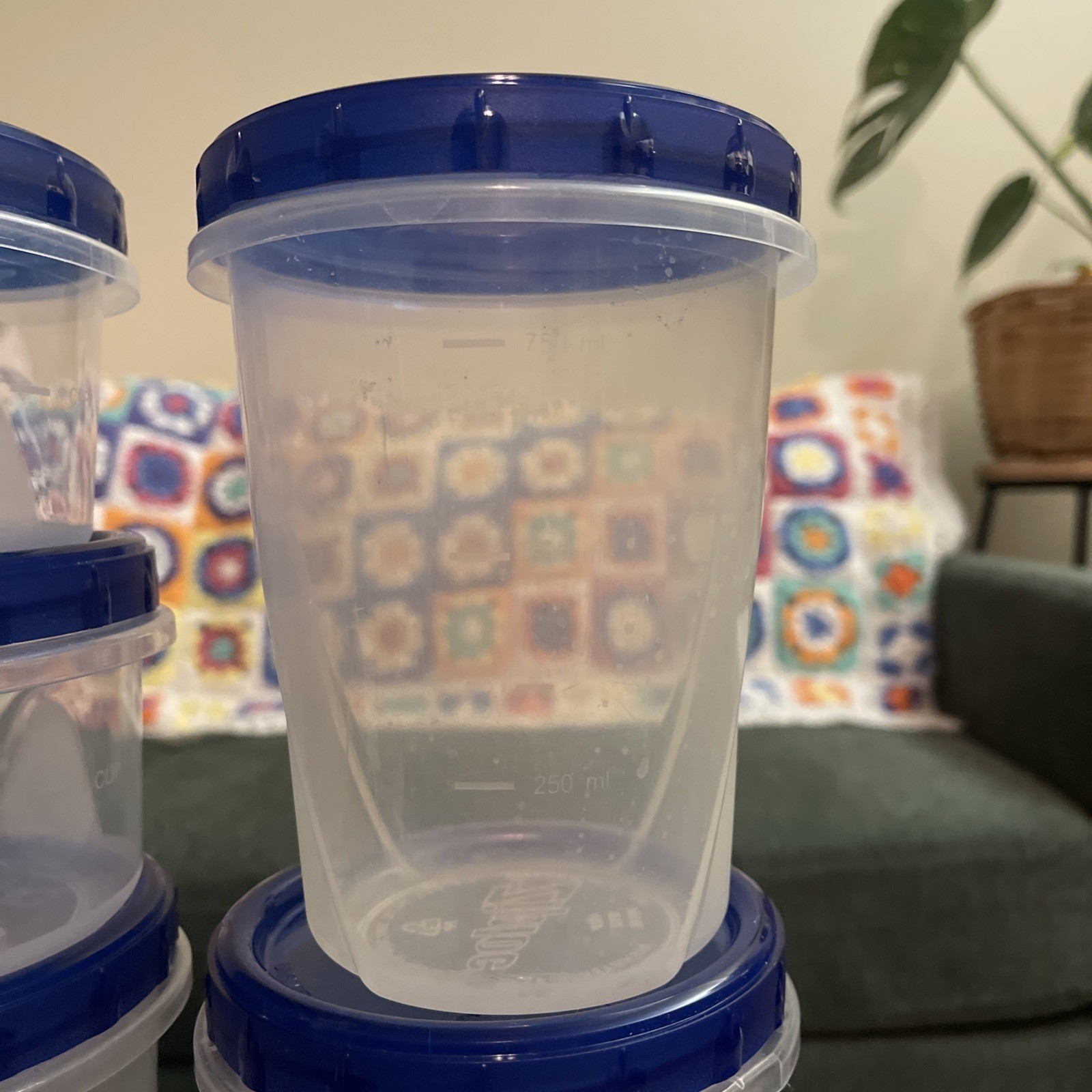7 Ziploc Twist ‘n Loc Med Round 1 Qt/32 Oz/4Cup Containers & Lids Sm 8oz/2cup