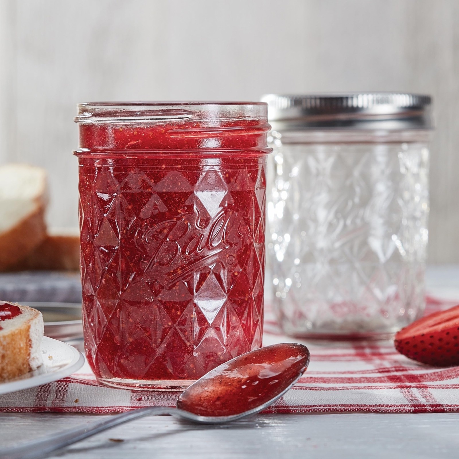 Ball Regular Mouth Quilted Crystal Glass Mason Jars with Lids and Bands, Used…