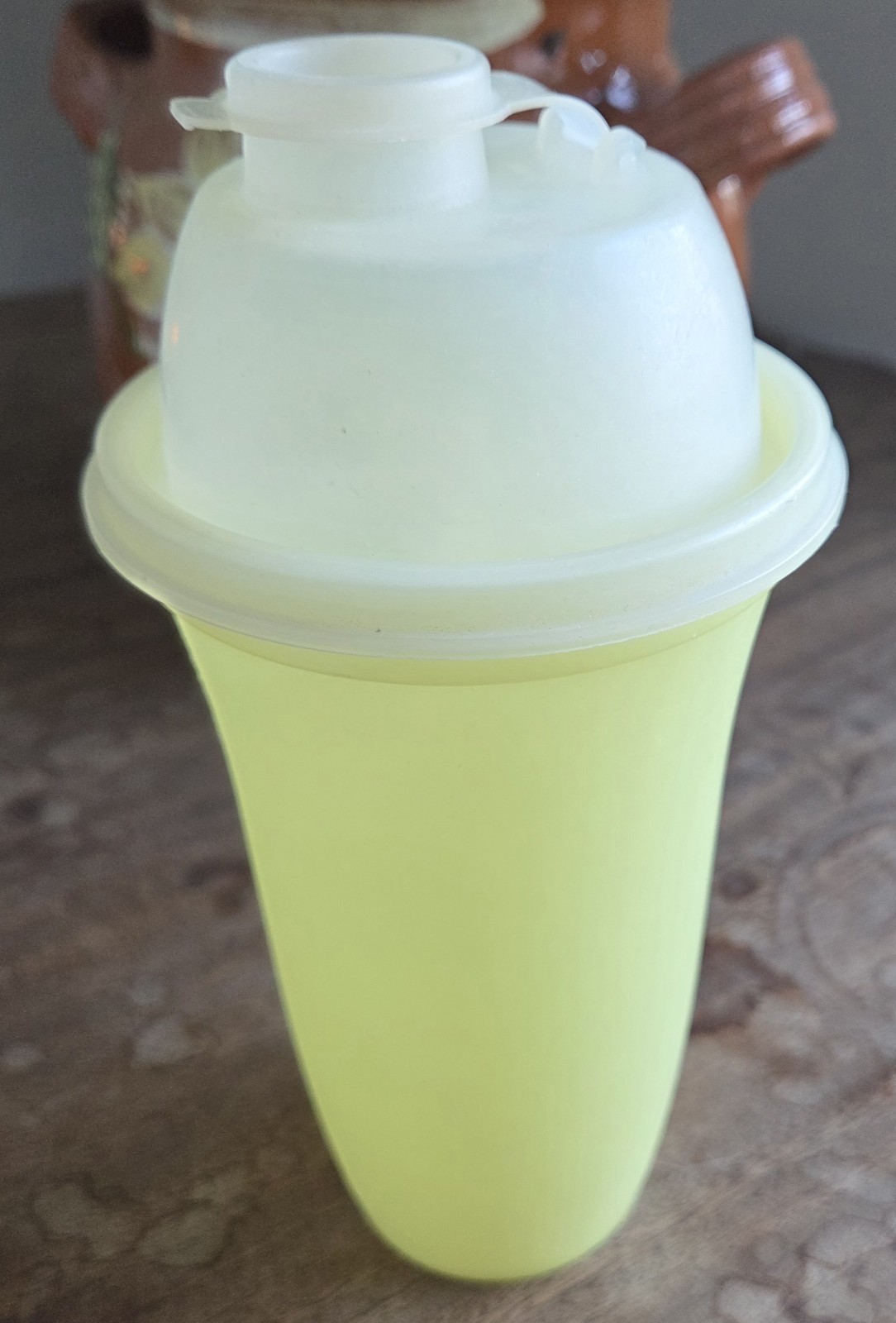 16 oz Round Plastic Food Storage Container Set, Snap Lid & Insert, Yellow/White