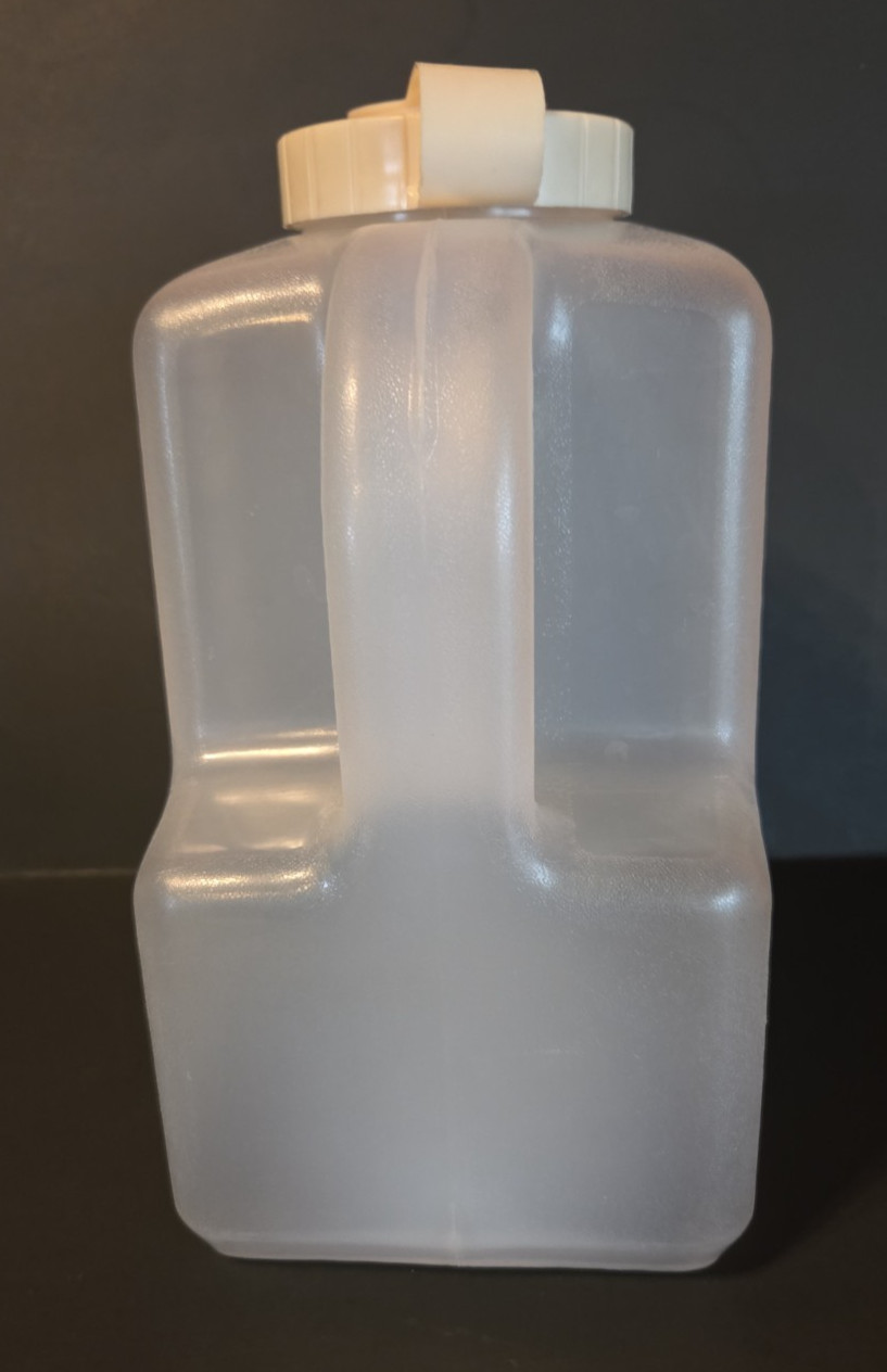 Vtg. Rubbermaid Servin Saver Pitcher/Jug 1 Gallon 4 Qt. #0231 Flip Top Lid