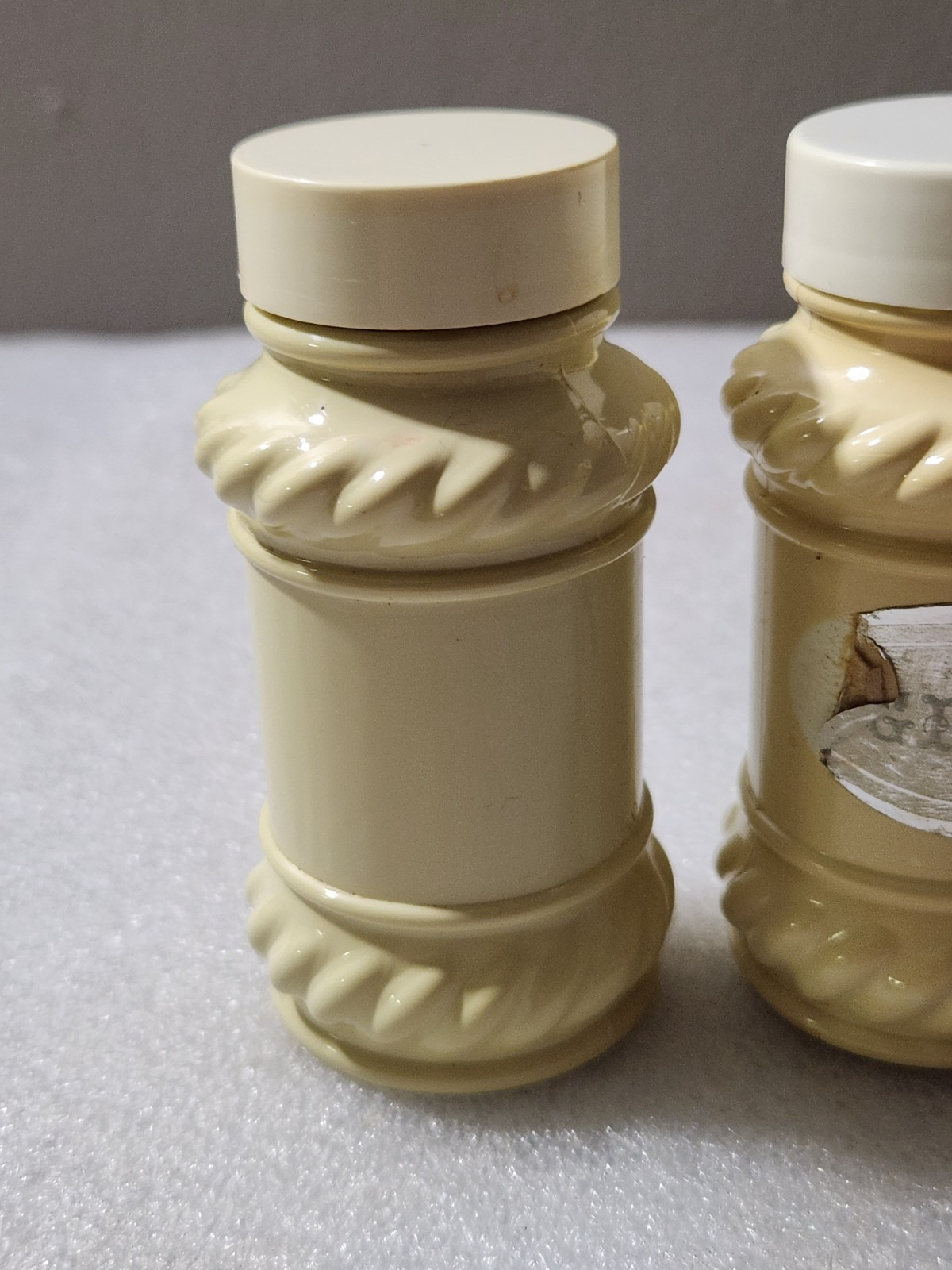 4 Vintage Plastic Kitchen Spices Bottles • Ginger – All Spice – Paprika – Blank
