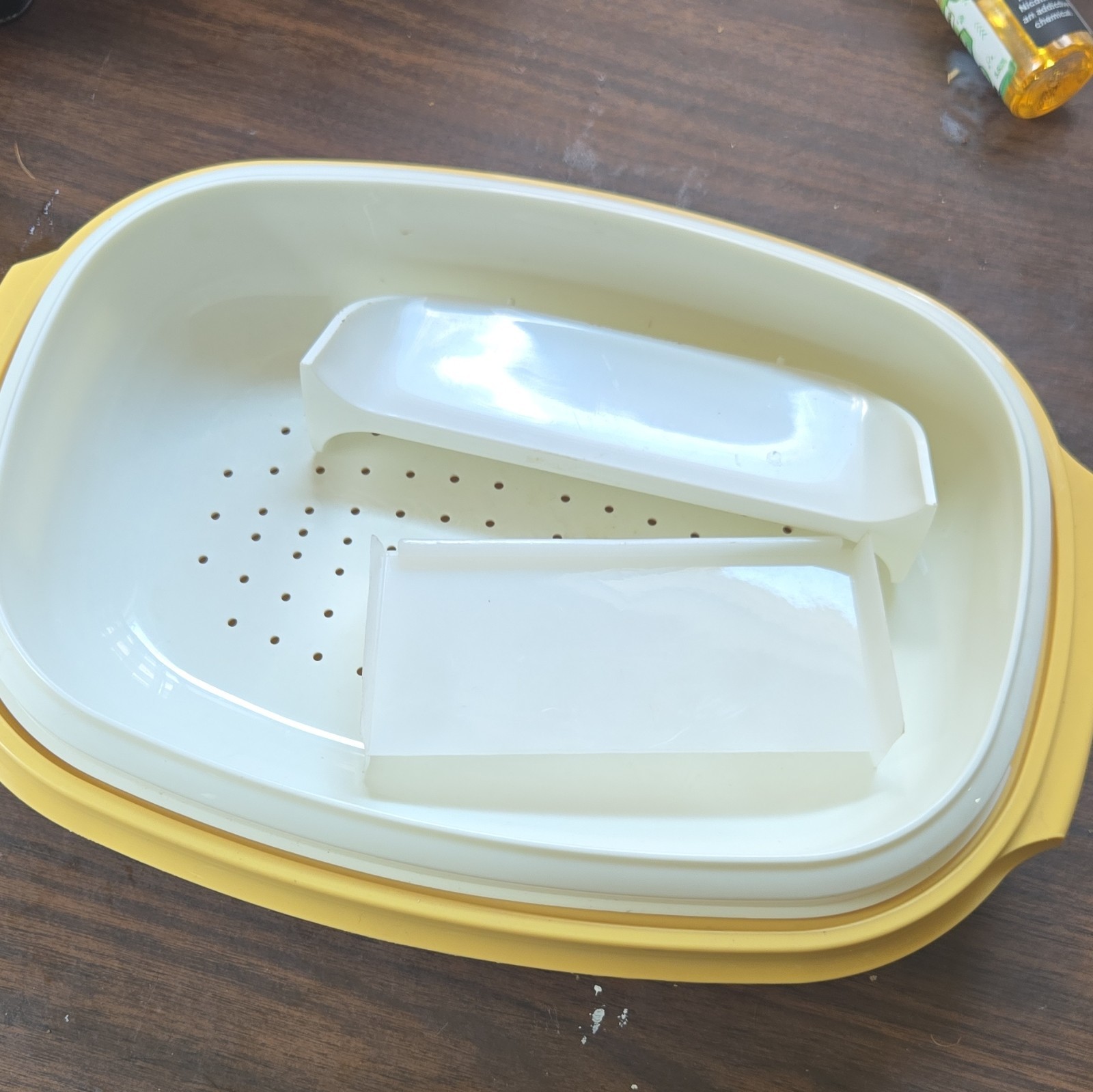 Tupperware Yellow/White Rectangular Container Set 4pc Snap Lid Insert 1273-5