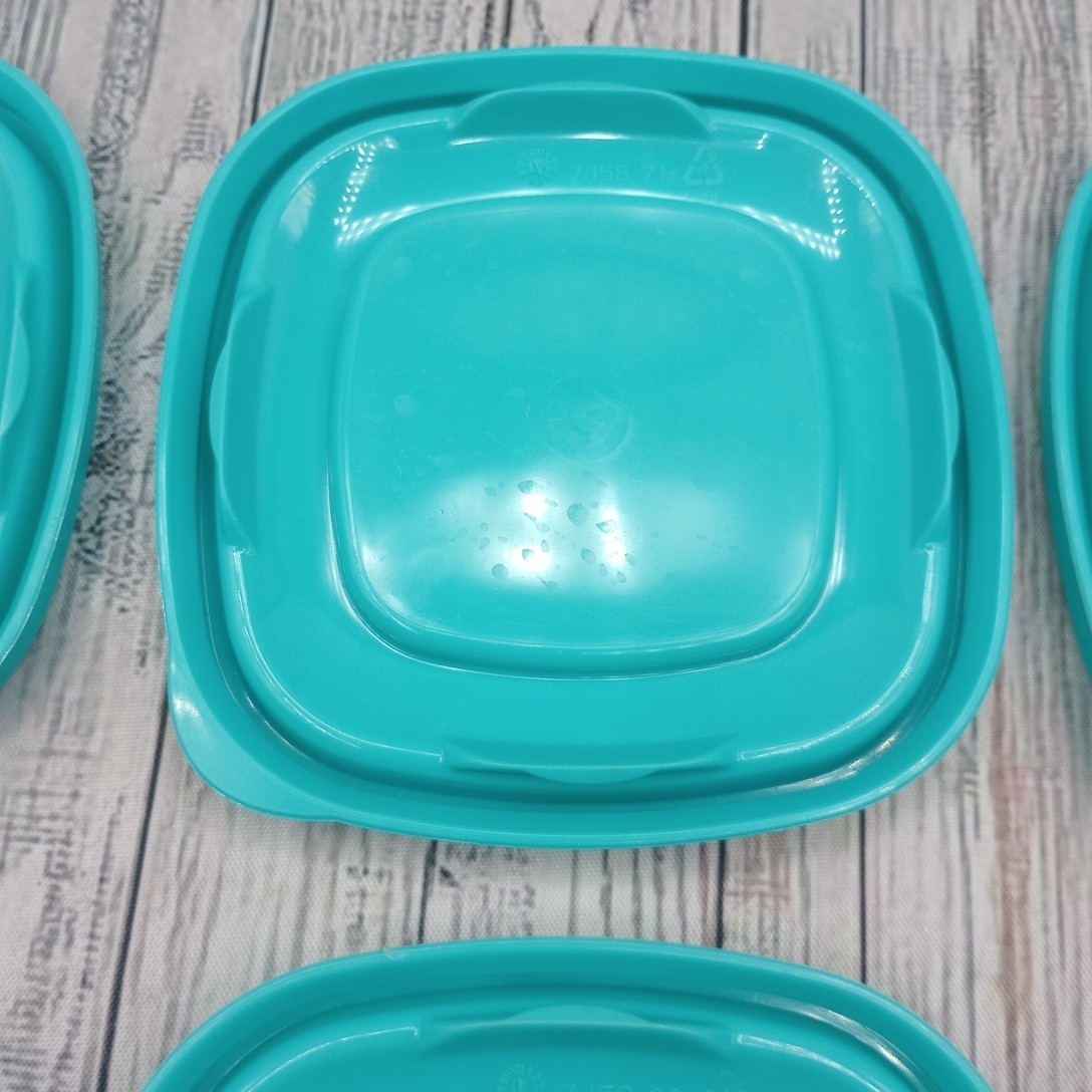 Rubbermaid Easy Find Lid 7J58 Light Blue Square 6 Replacement Container Lids 4.5