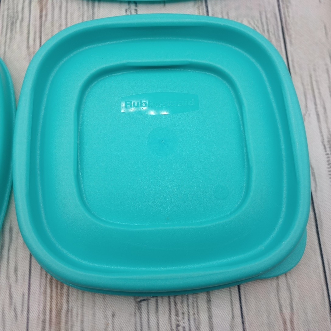 Rubbermaid Easy Find Lid 7J58 Light Blue Square 6 Replacement Container Lids 4.5