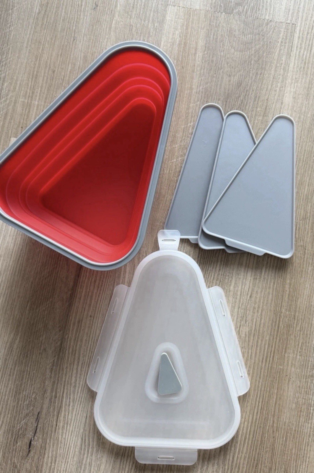 Triangular Expandable Food Storage Container Set, 4pcs, Red Gray White, Snap Lid
