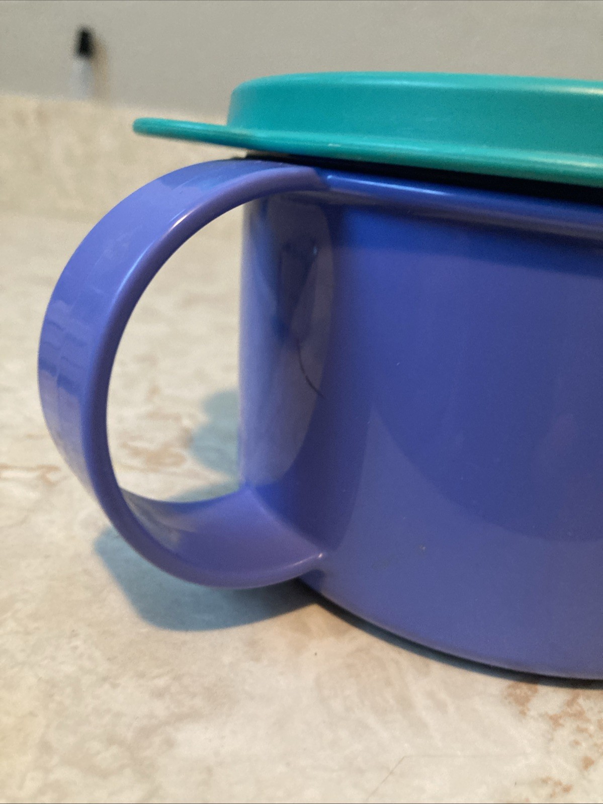 Tupperware 16 Oz. Crystal Wave Soup Mug Bowl Microwave Vent Container
