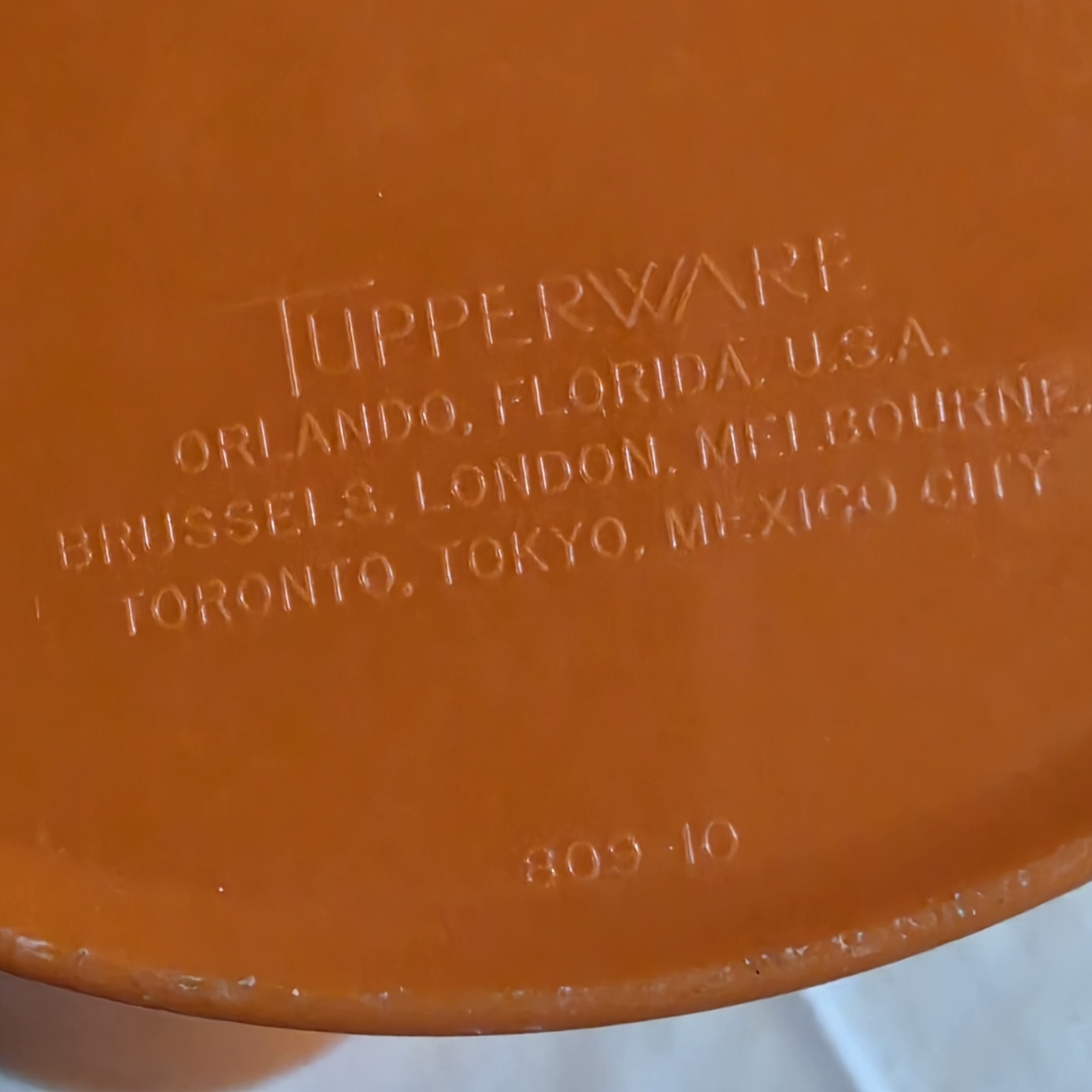 Tupperware Servalier Vintage Orange Round Snap Lid Canisters Set of 4 1.1-1.8L