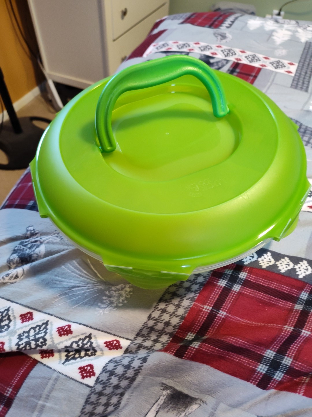 Lock N Lock Divided Round Container Fruit And Veggie Condiment Food Storage Tray