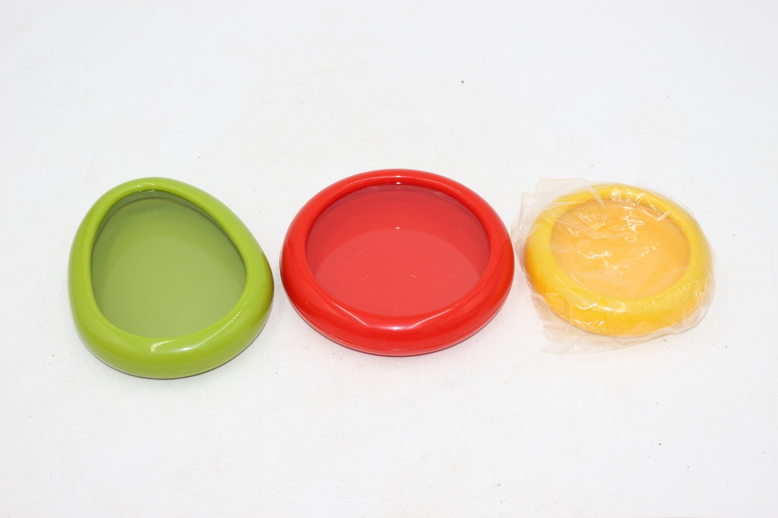 3 PCS Fruit Vegetable Shaped Savers Avocado Keeper Tomato Lemon Containers