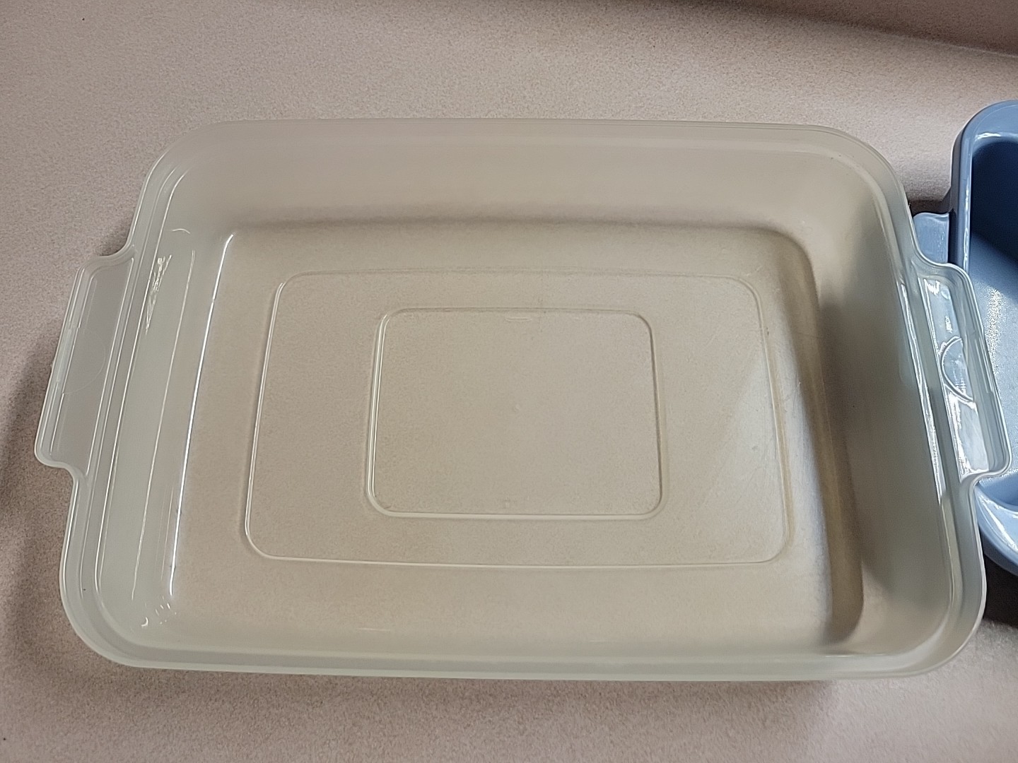 Vintage Rubbermaid 0833 Servin’ Saver Sectioned Fruit/Veggie Tray, Blue w/Lid